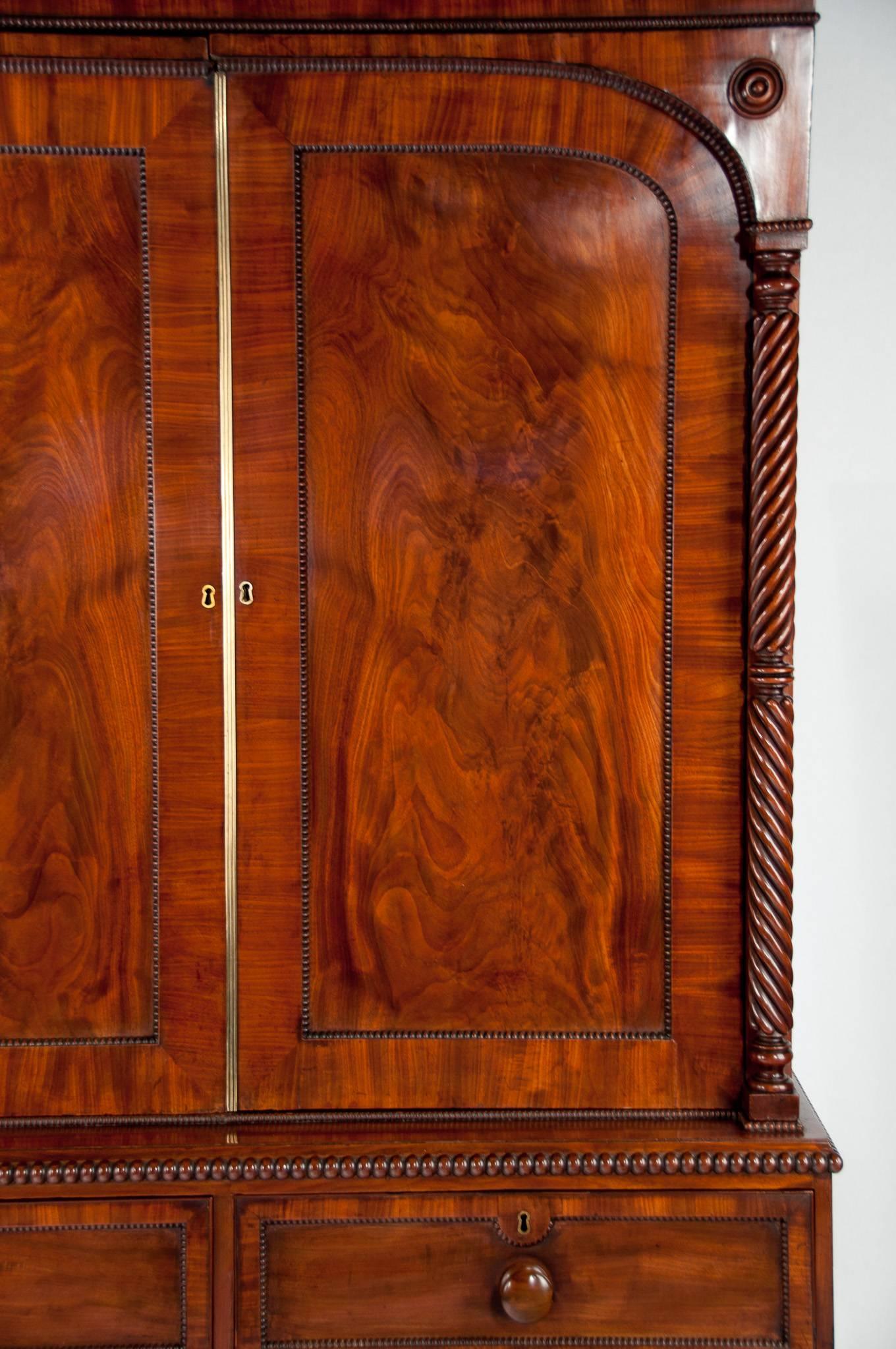 Superb William IV  Mahogany Linen Press 3