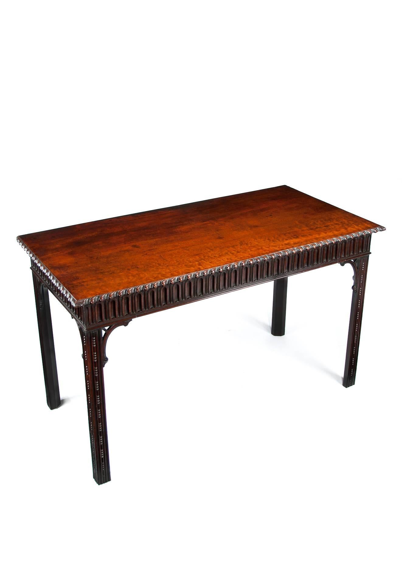 Early 19th century Georgian Mahogany console - serving table, W.Williamson & Sons, Guildford (1790-1840) Provenance Lord and Lady of Hall Place
This finely coloured and superb quality antique console, side or serving table stamped W.Williamson &
