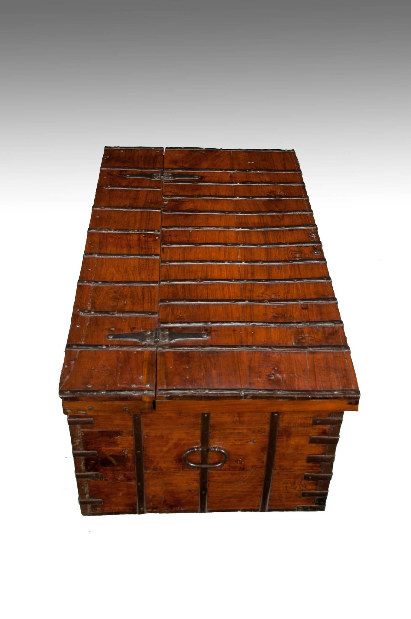 Early 19th Century Elm Anglo-Indian Iron Strapped Chest Trunk 5