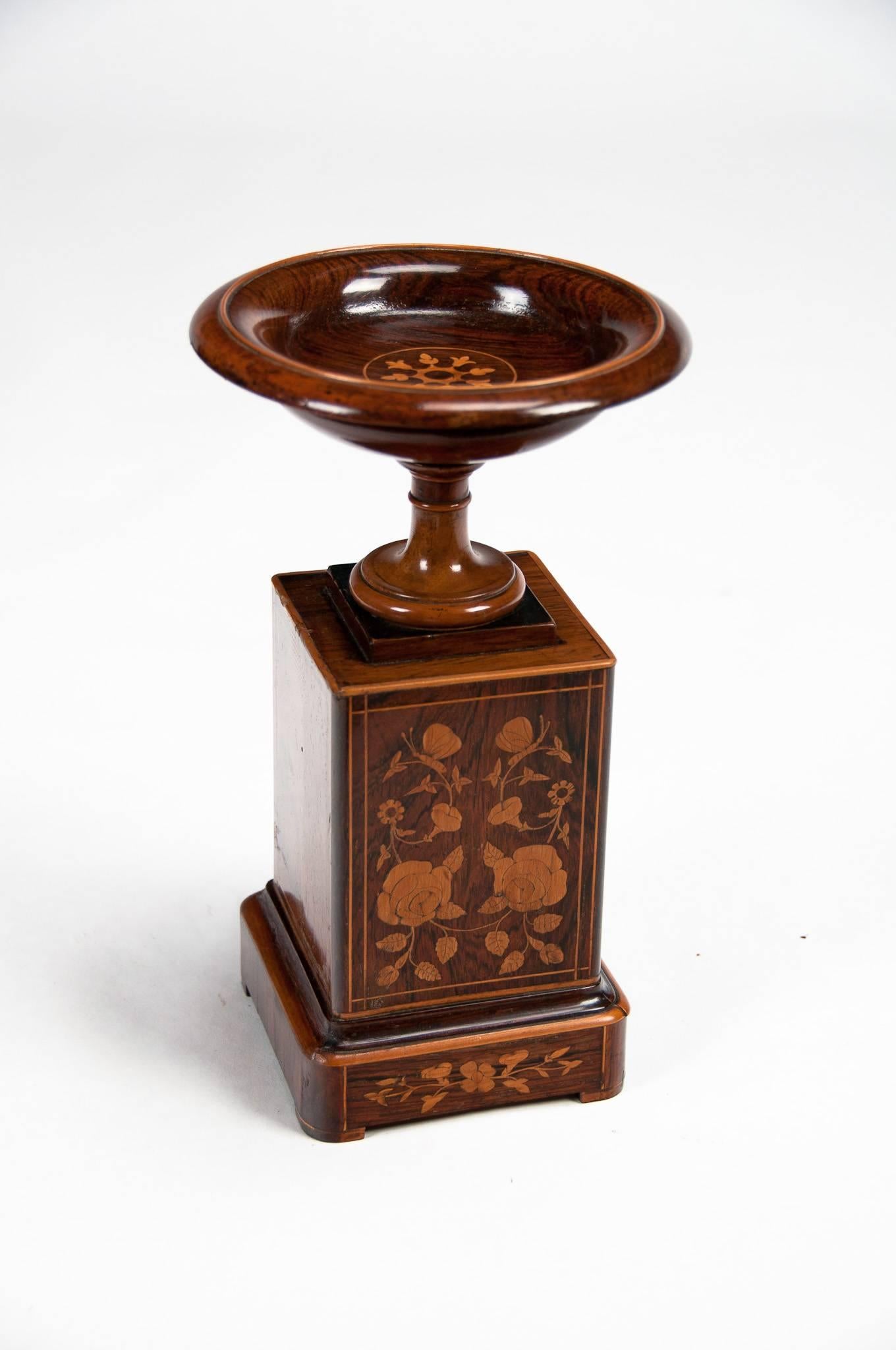 English Fine Pair of 19th Century Rosewood Tazzas on Marquetry Pedestals 