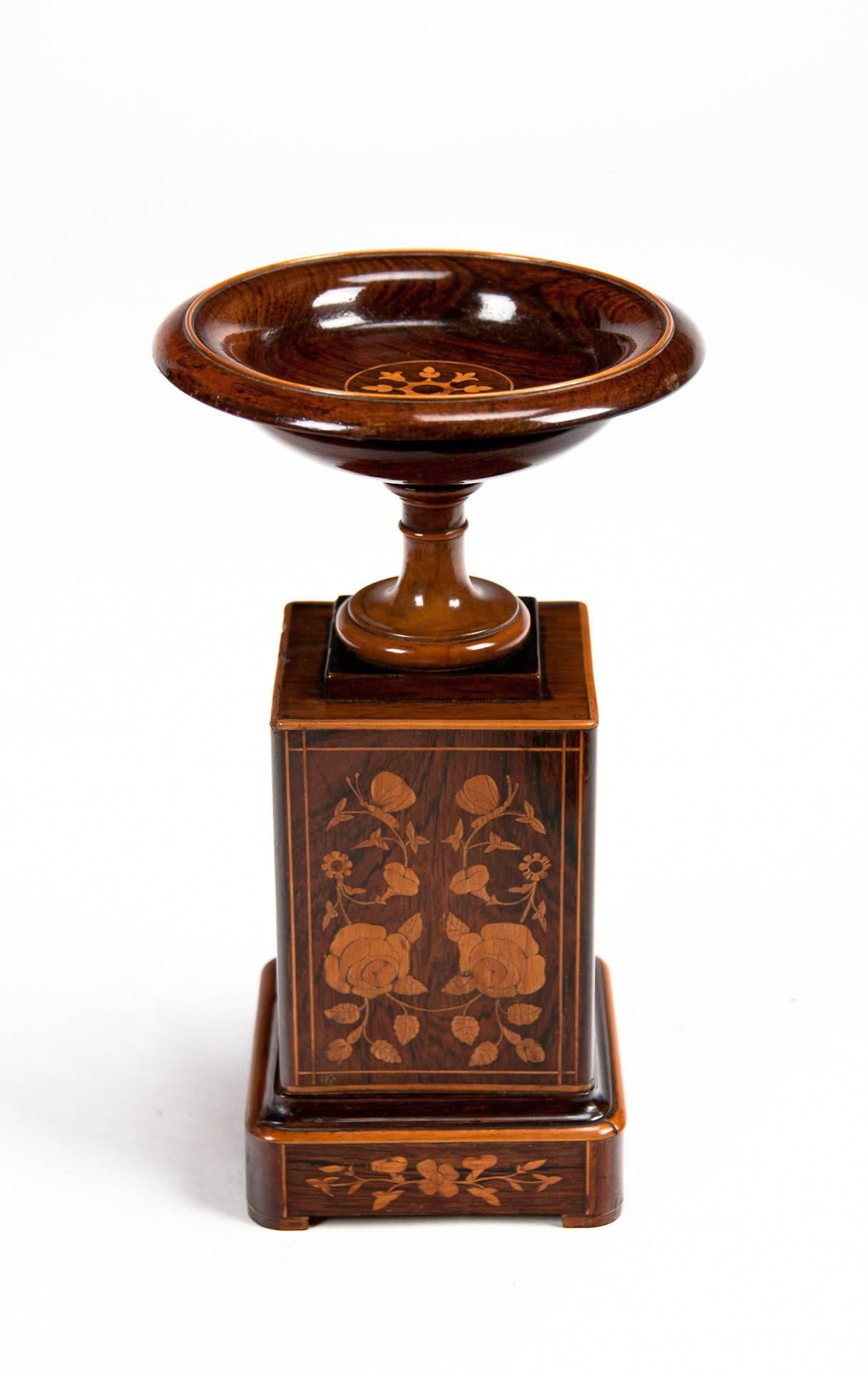 Fine Pair of 19th Century Rosewood Tazzas on Marquetry Pedestals  In Excellent Condition In Benington, Herts