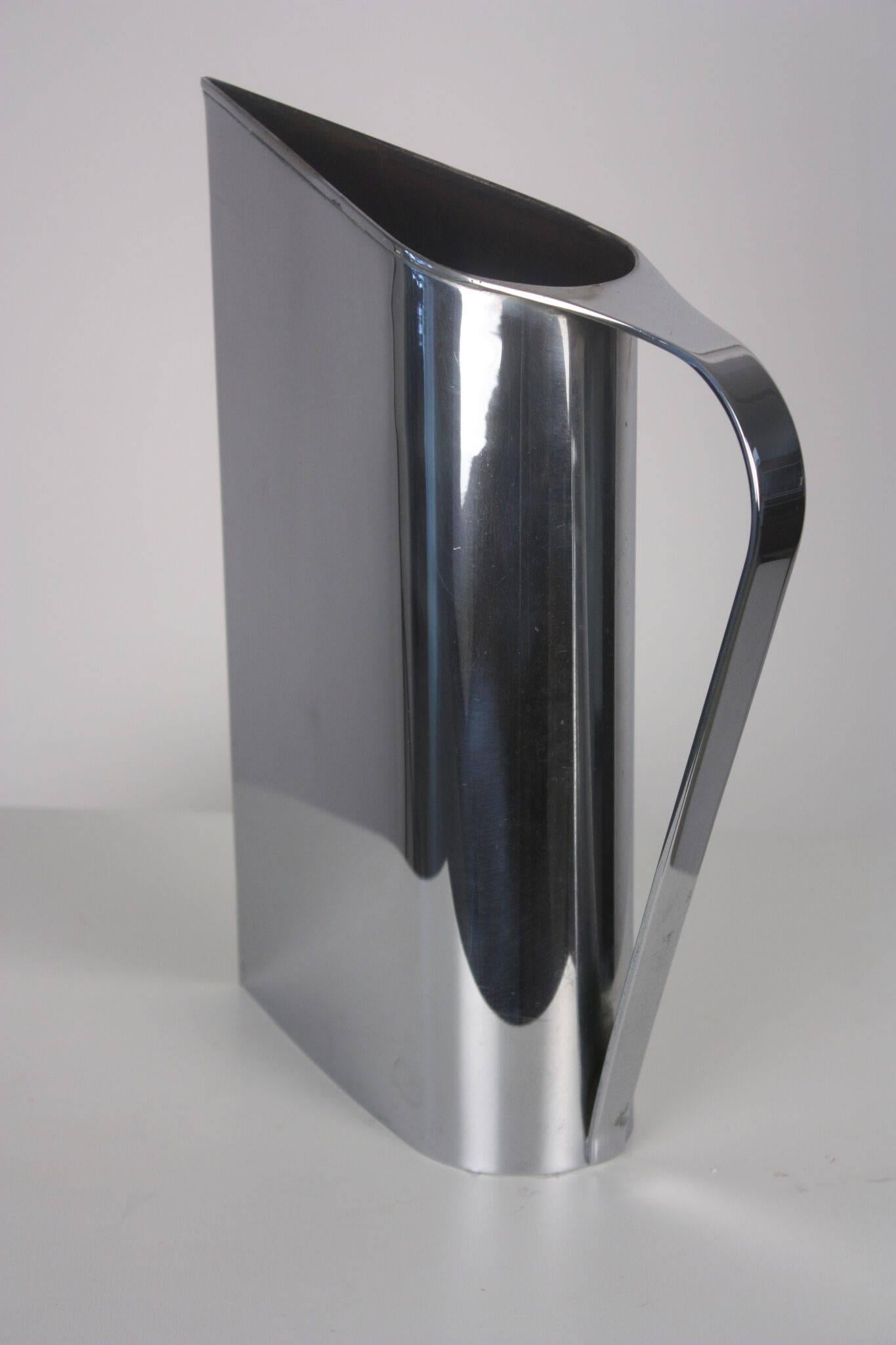 Peter Muller-Munk Normandie Pitcher for the Revere Copper and Brass Company, USA, circa 1935. Chrome-plated brass. Impressed mark 