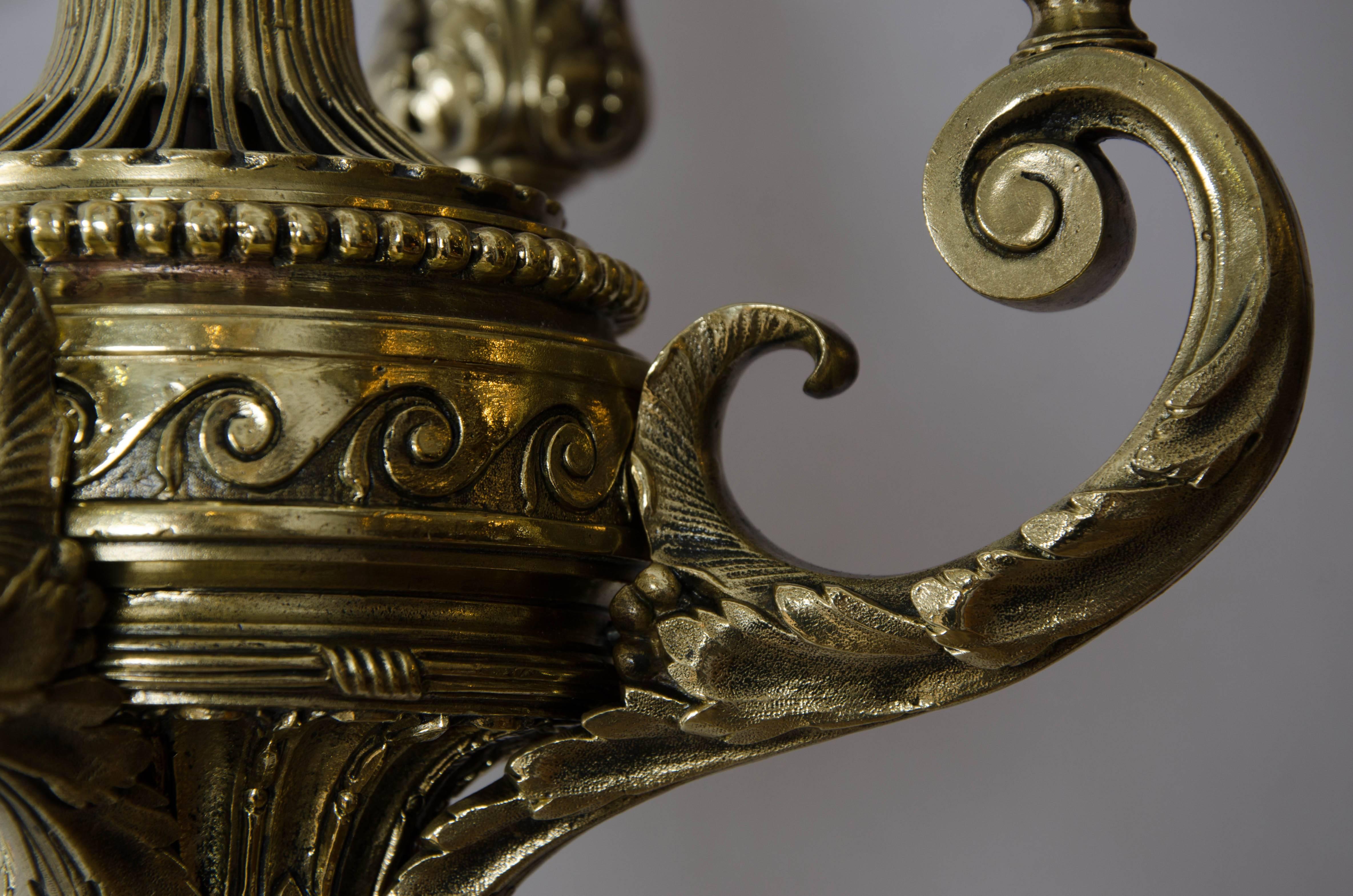 Fine Quality Neoclassical Four Arm Brass Chandelier In Good Condition For Sale In London, GB
