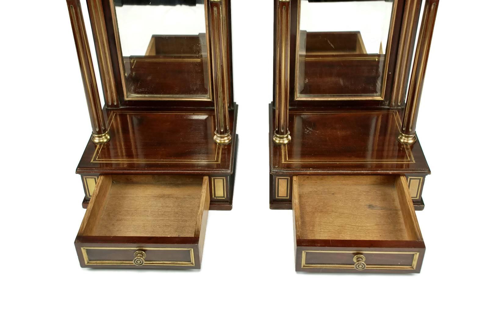 19th Century Pair of French Empire Mahogany and Brass Mirrored Wall Shelves 3