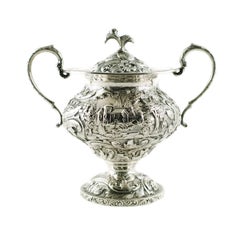 Service à thé trois pièces en argent sterling Loring Andrews avec motif château en relief