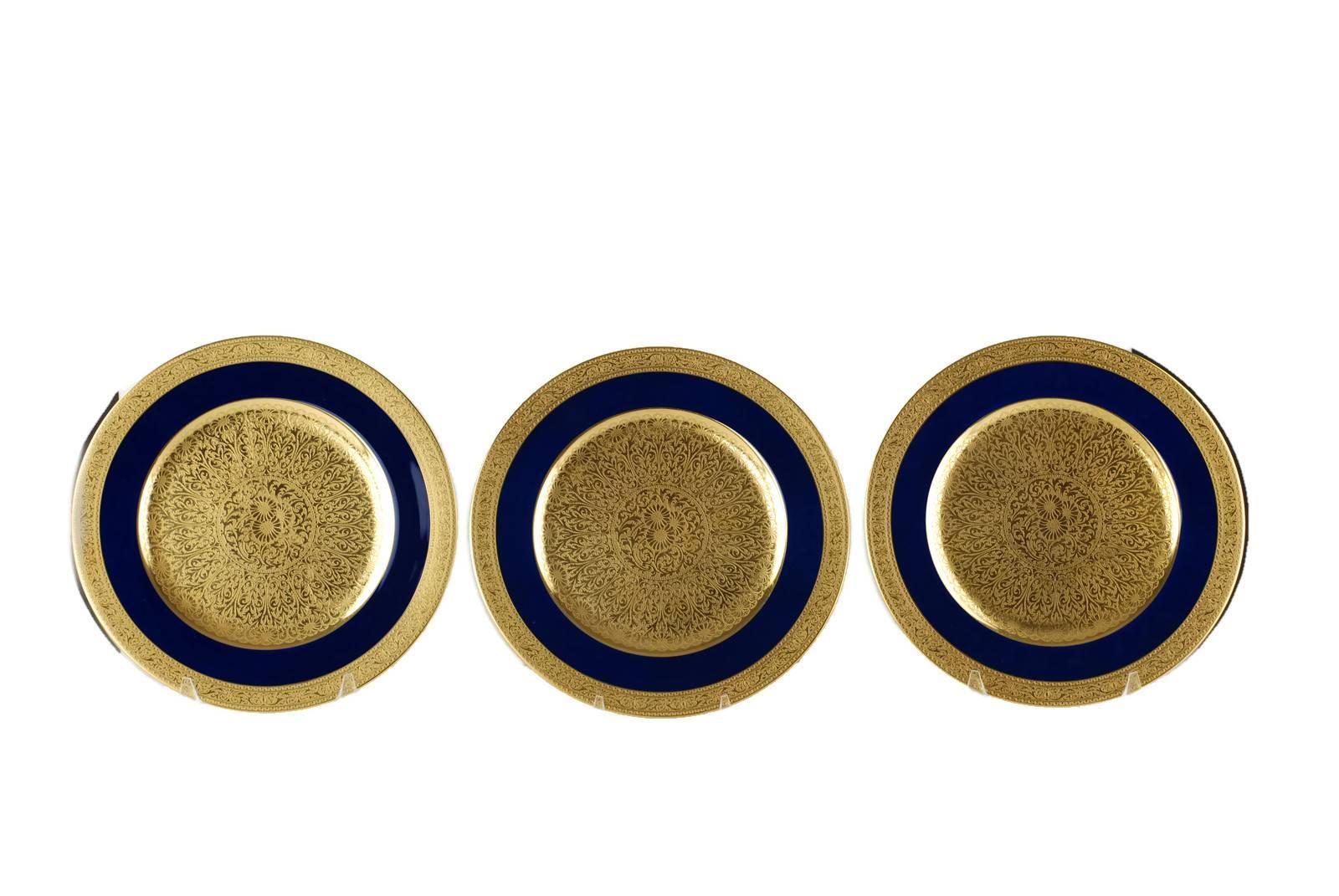 Late Victorian Set of 12 Lenox Cobalt and Gilt Encrusted Porcelain Cabinet Service Plates For Sale