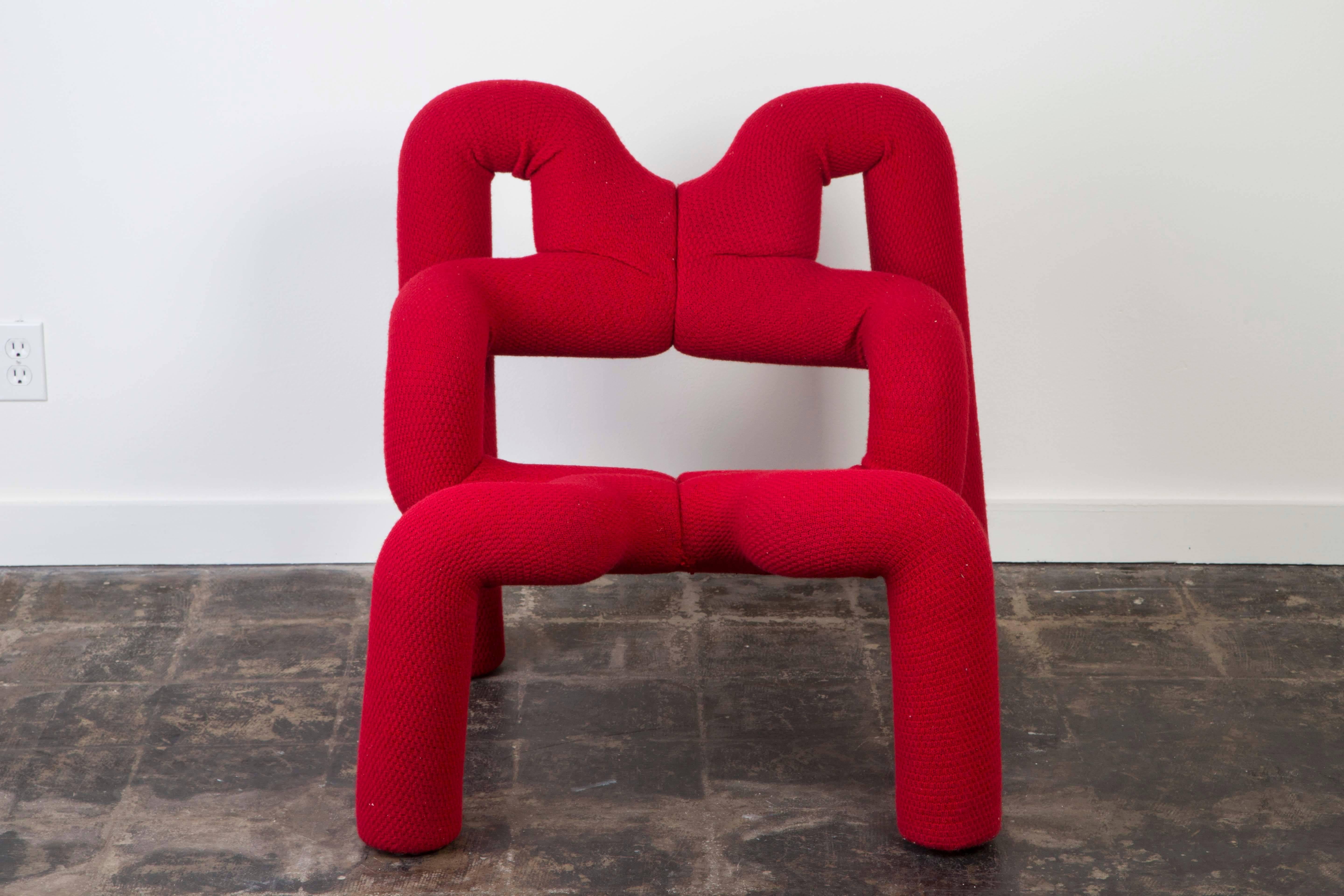Sculptural "Ekstrem" lounge chair by Terje Ekström. Designed in Norway, circa 1972 and produced in 1984. 

This ergonomic armchair offers variable seating positions.
 