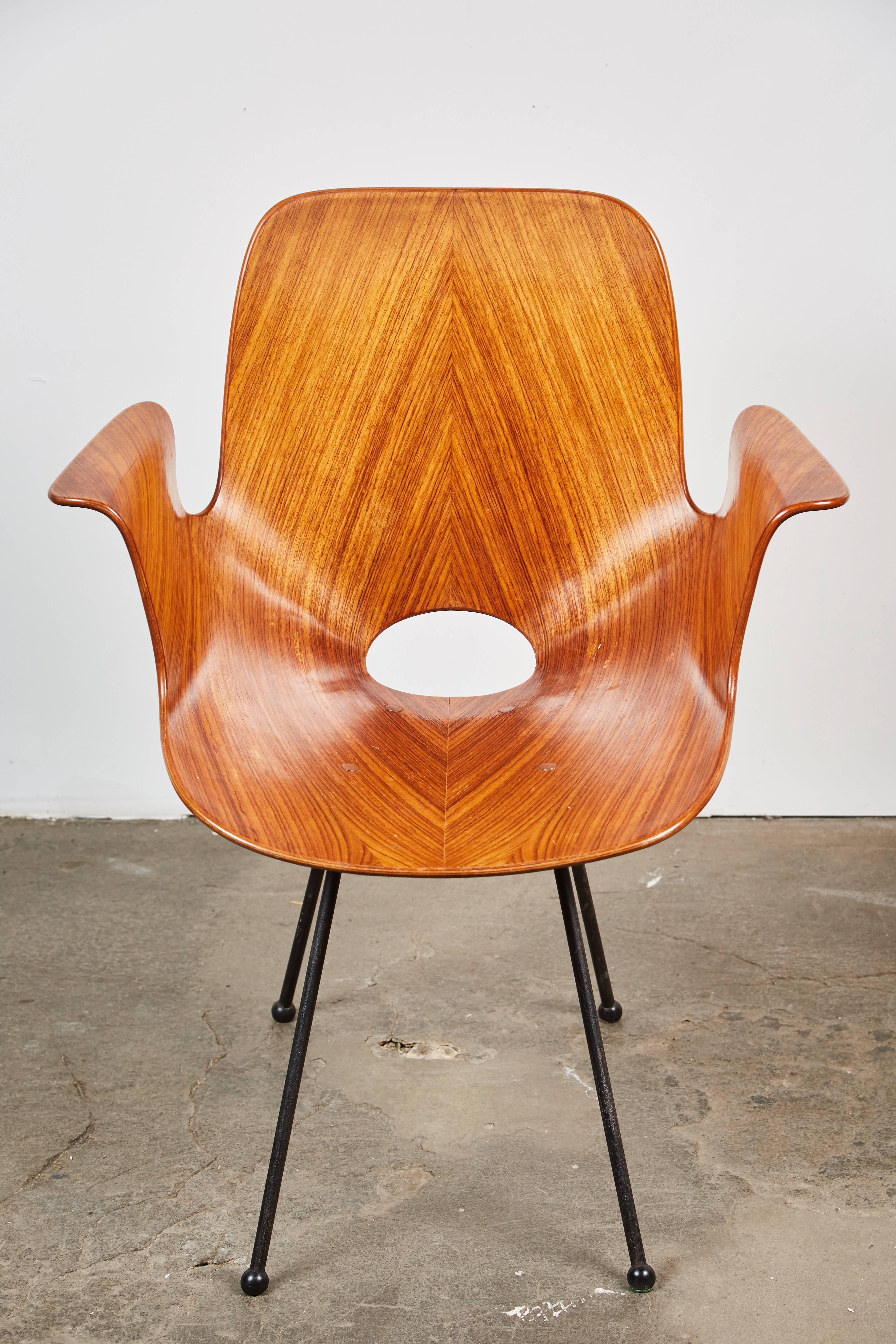 Mahogany bentwood Medea armchair by Vittorio Nobili for Fratelli Tagliabue. Made in Italy, circa 1956.

Second chair available with darker mahogany finish.