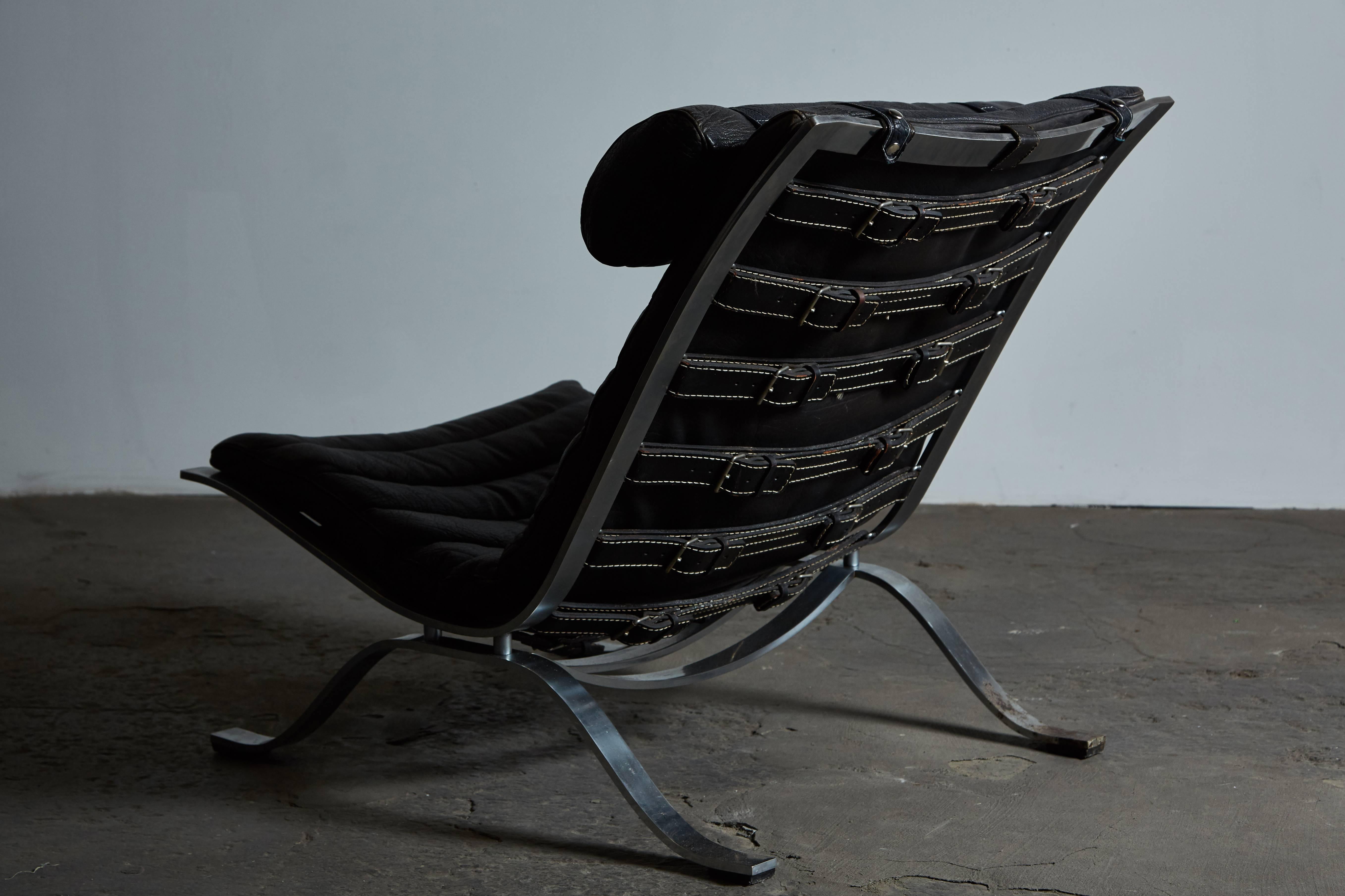 Scandinavian Modern Ari Lounge Chair by Arne Norell