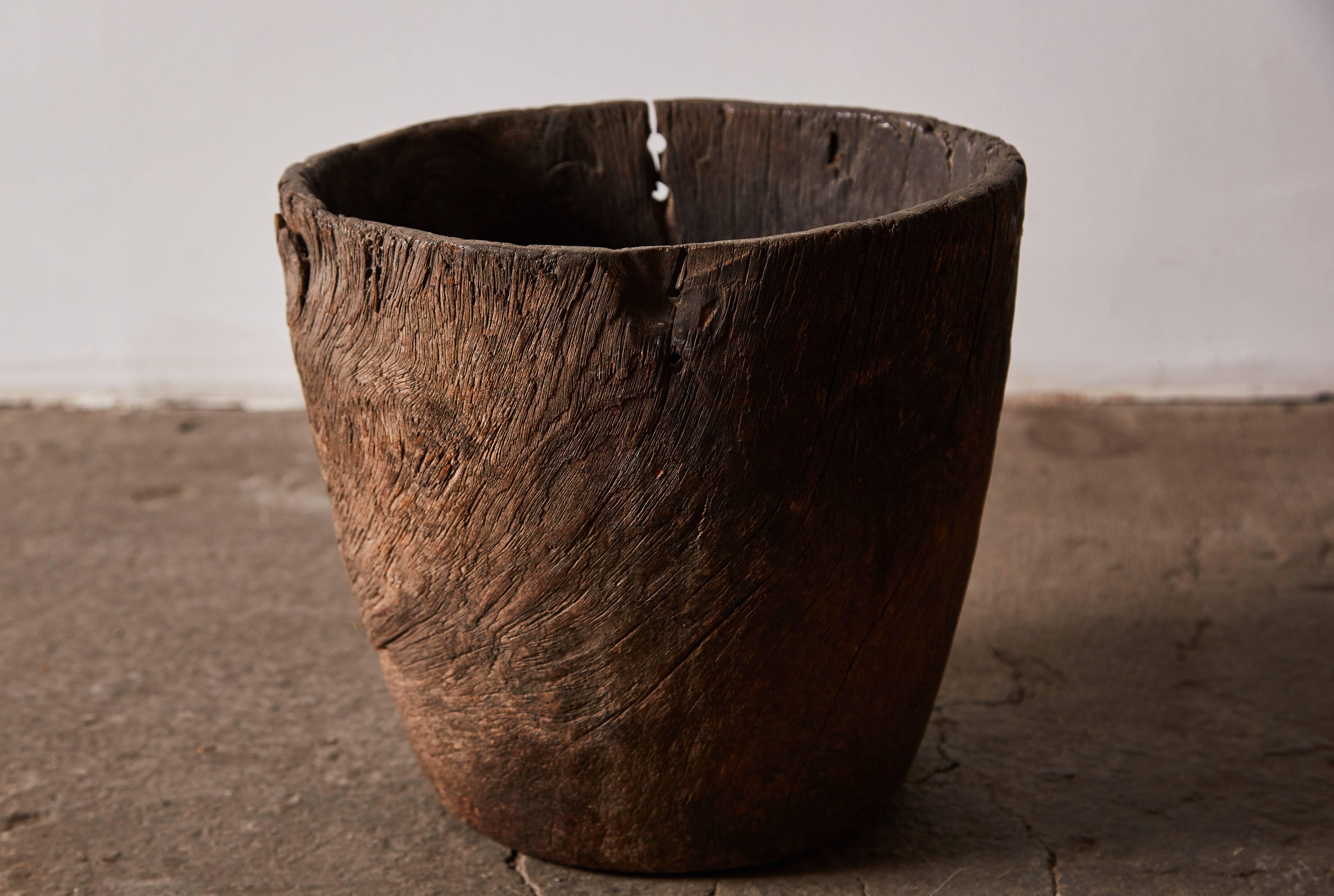 Native American Burl Wood Bowl In Excellent Condition In Los Angeles, CA