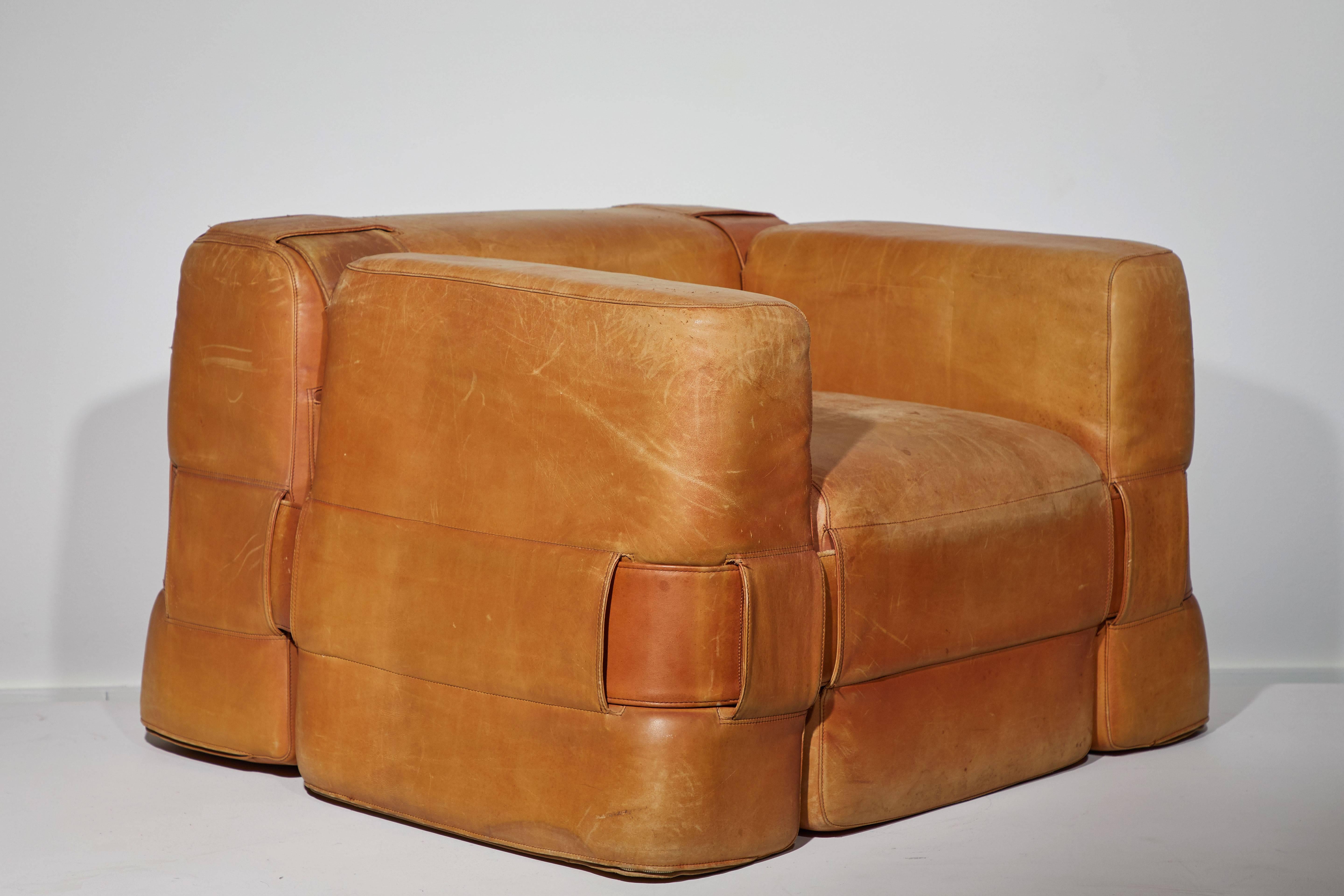 Patinated leather 932 armchair by Mario Bellini for Cassina. Made in Italy, circa 1965. 

Sofa also available in separate posting.

"The iconic Le Grand comfort armchair designed by Le Corbusier inspired Bellini to reject on the new