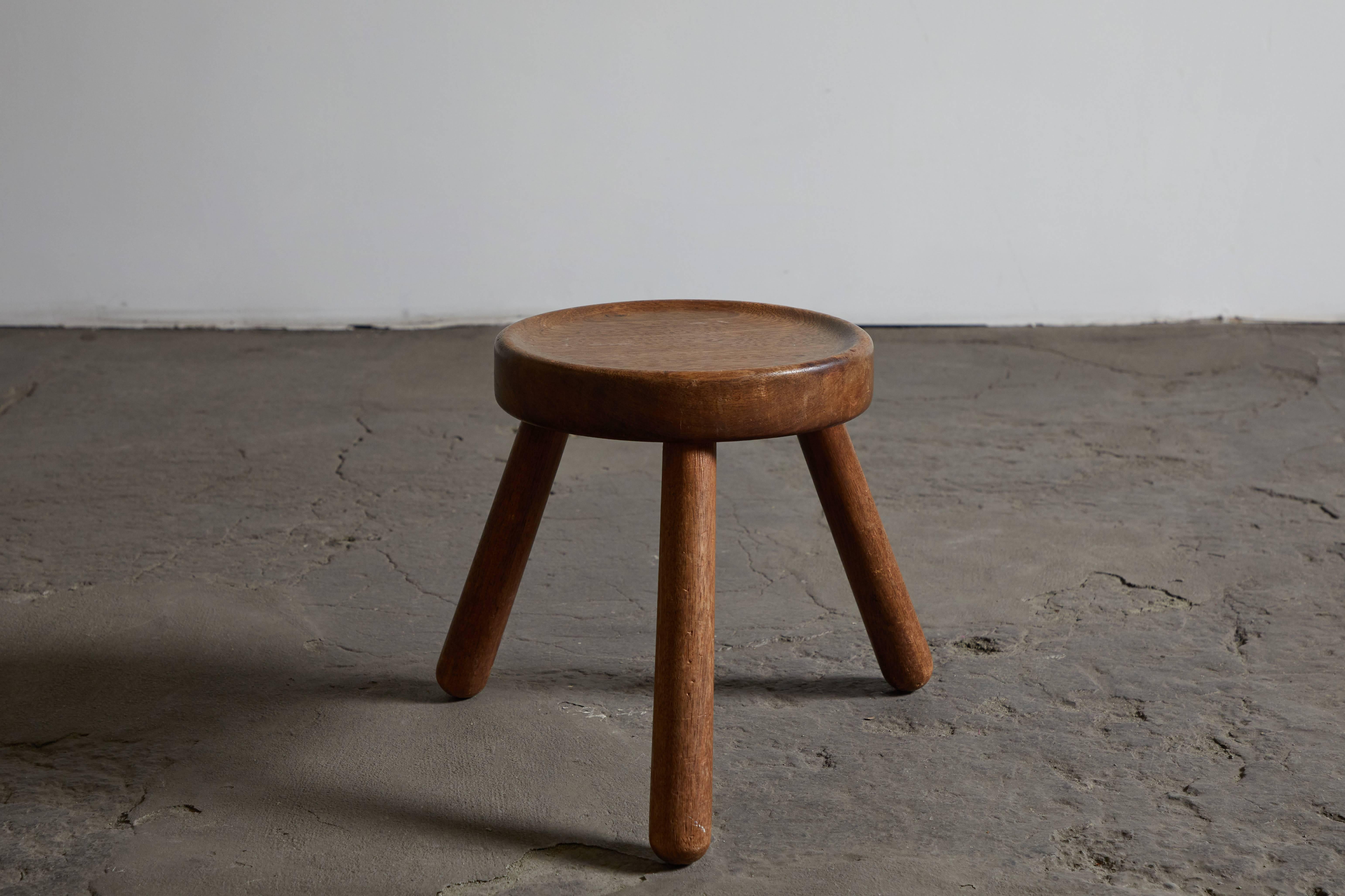 Pair of Wood Tripod Stools In Excellent Condition In Los Angeles, CA