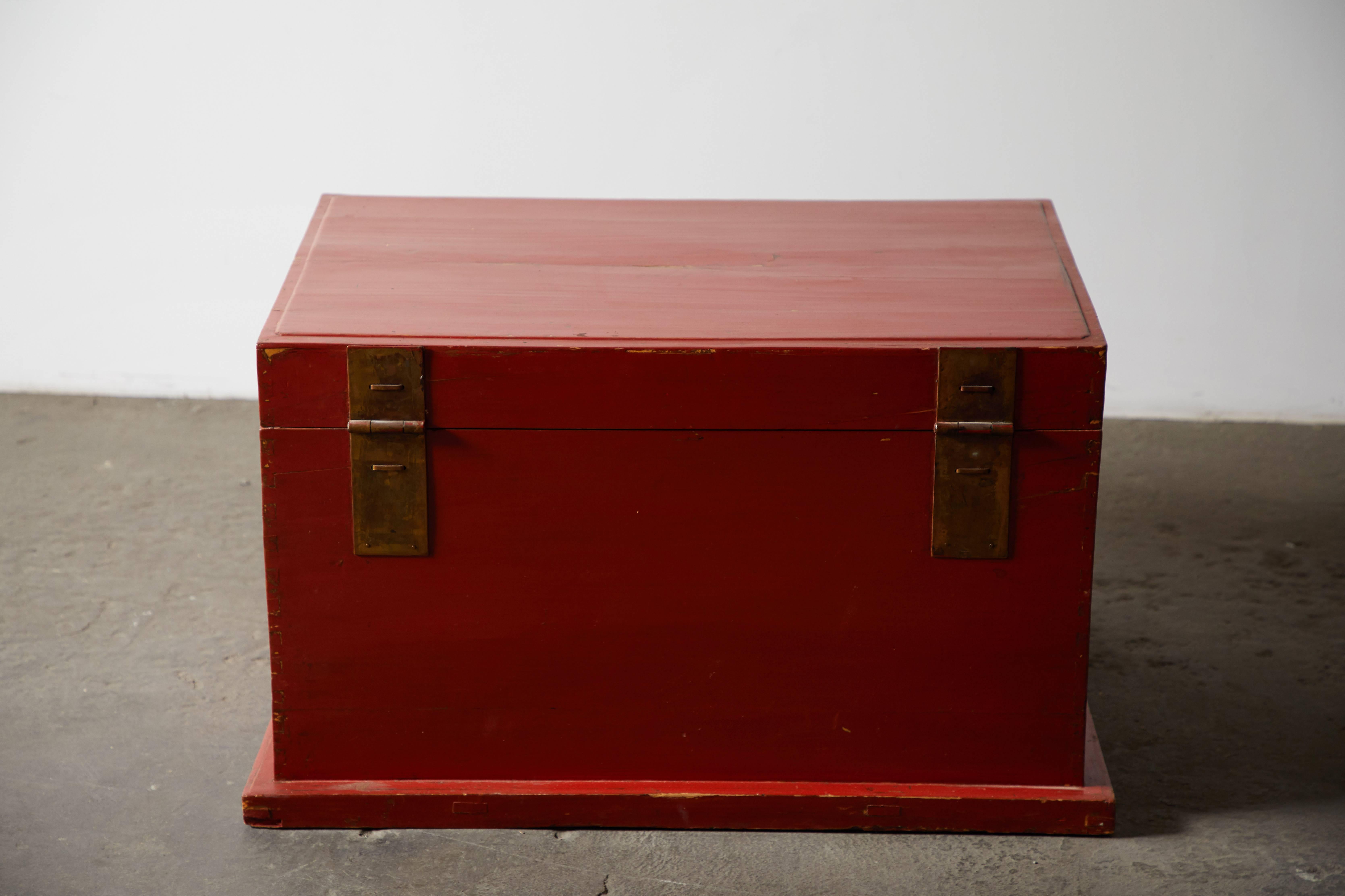 Late 19th Century Chinese Red Lacquer Trunk 1