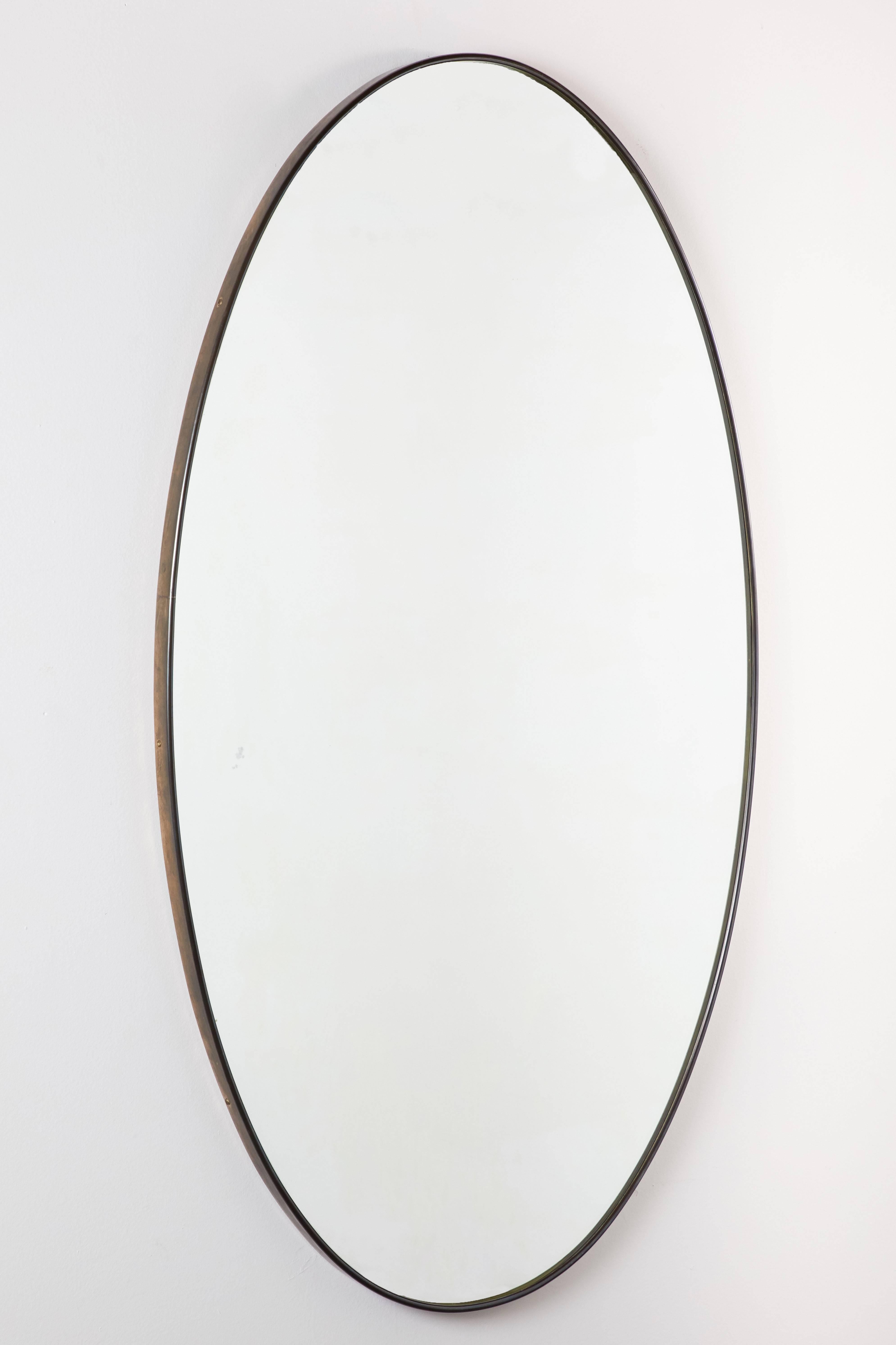 Italian Oval Brass Mirror In Excellent Condition In Los Angeles, CA