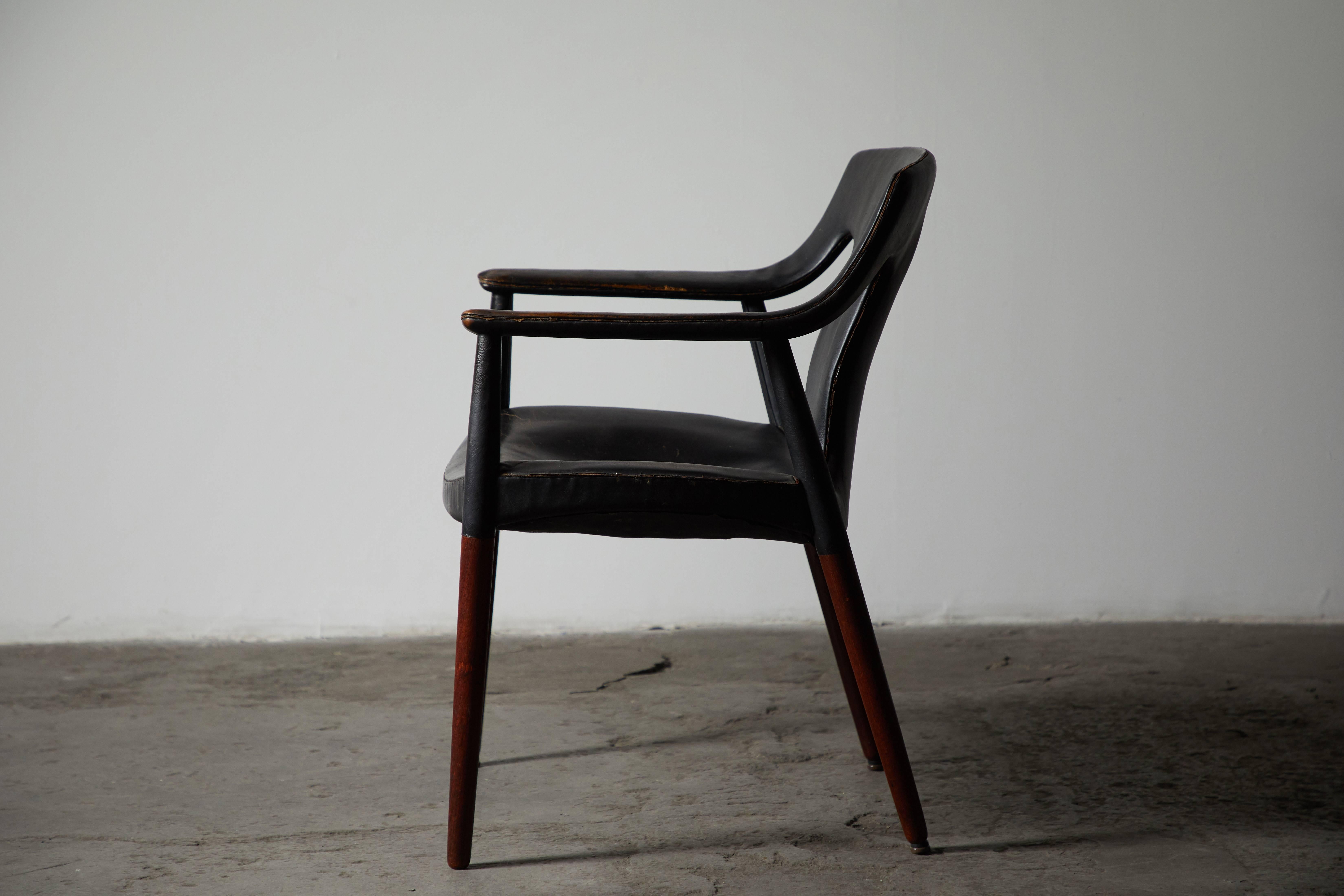 Mid-20th Century Pair of Leather Armchairs by Aksel Bender Madsen and Ejner Larsen