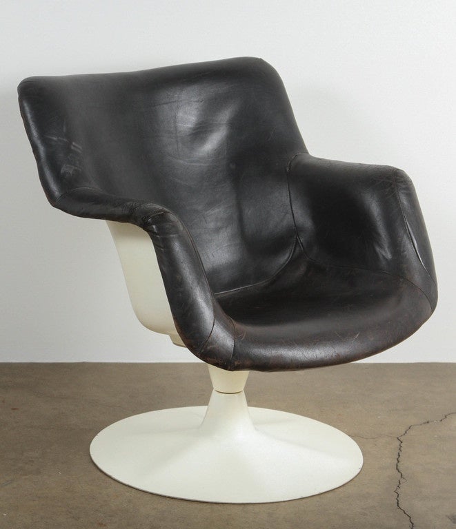 Swiveling Junior chair by Yrjö Kukkapuro for Haimi. Made in Finland circa 1964.