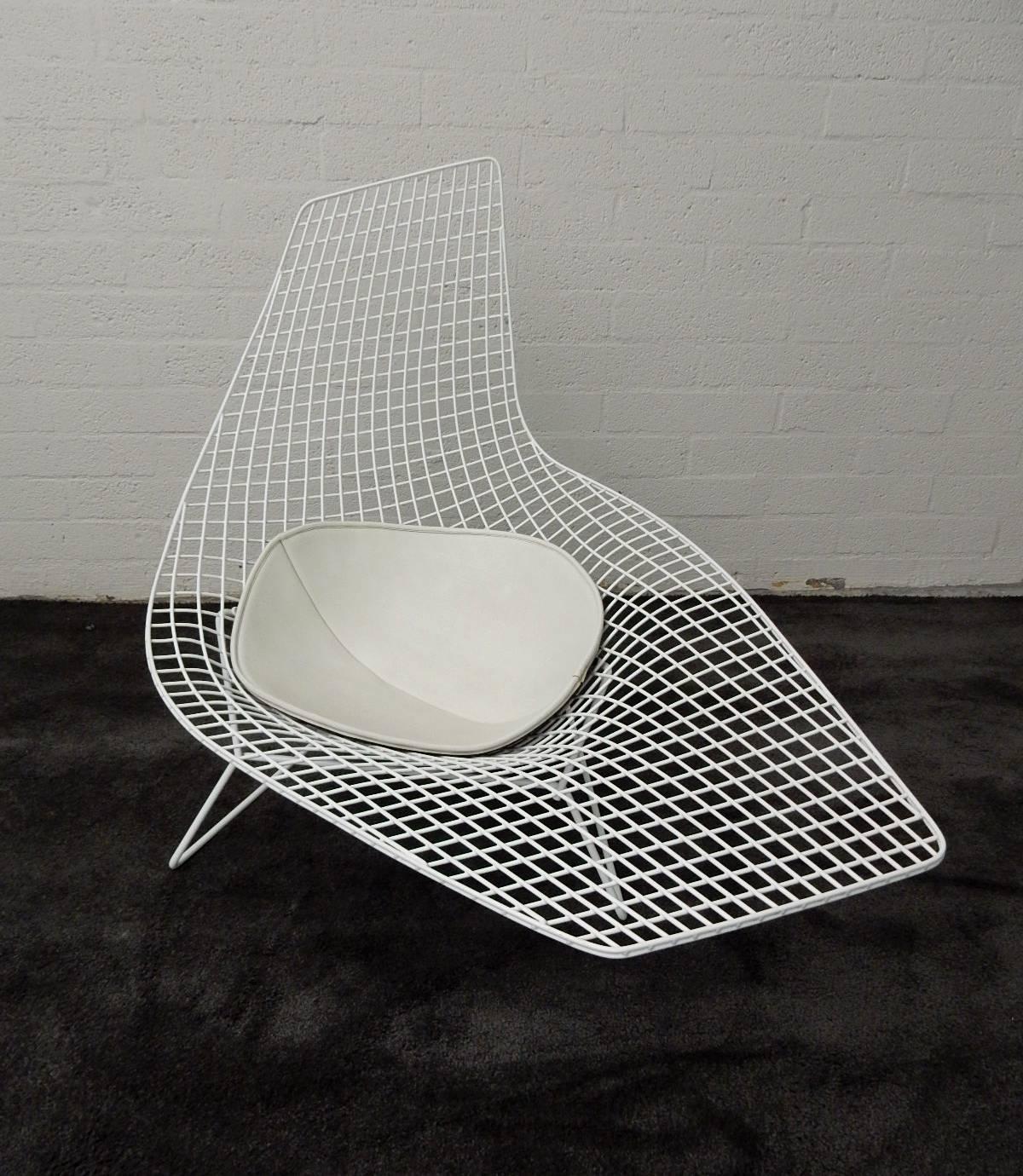 The Asymmetric lounge is the most sculptural of Harry Bertoia’s 1952 wire chair collection. The chair never made it beyond a prototype until 2005, when Knoll, with help from Bertoia’s family, put the design into full production.

This example was