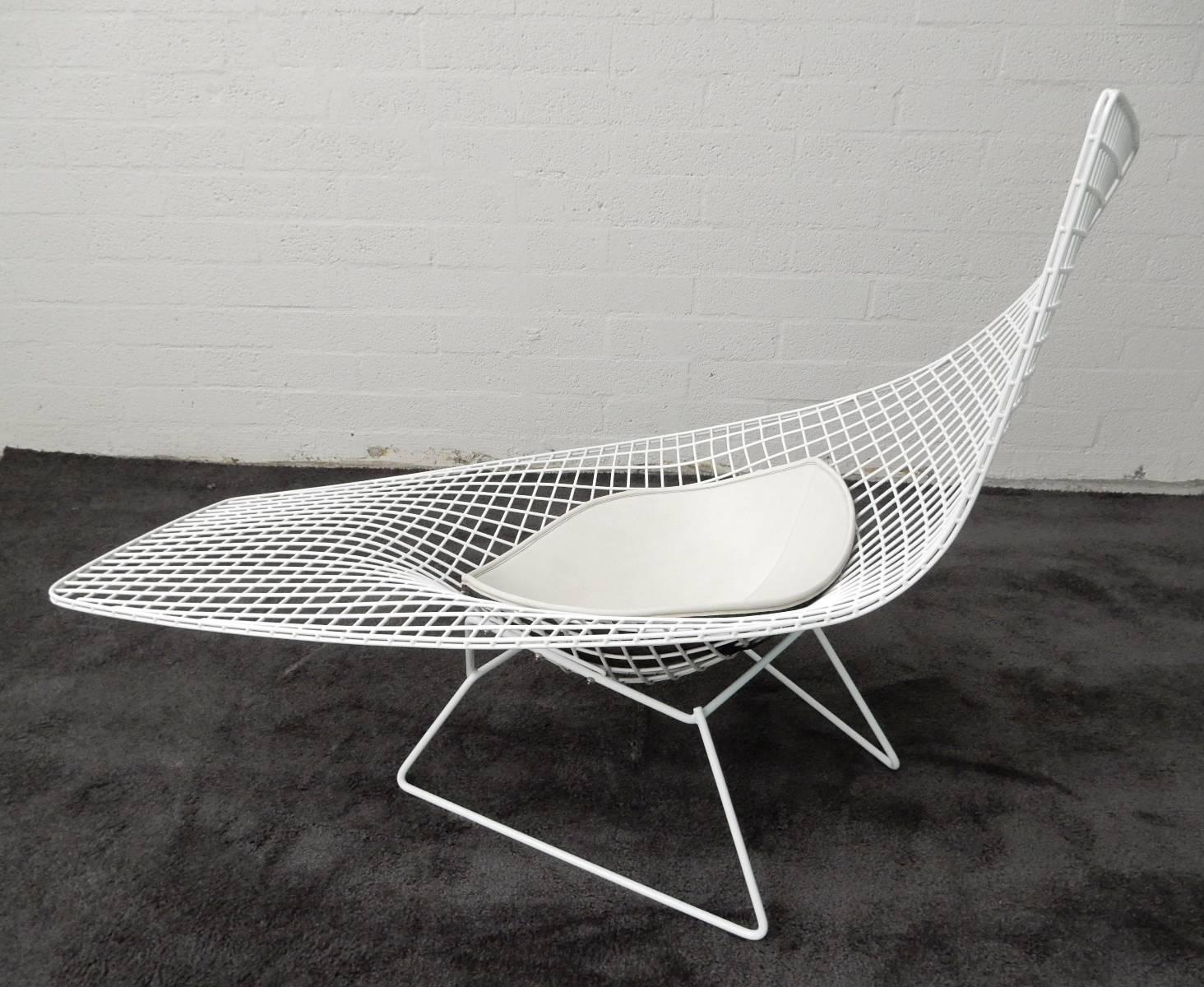 Mid-Century Modern Harry Bertoia Knoll Asymmetric Sculptural Wire Chaise Longue