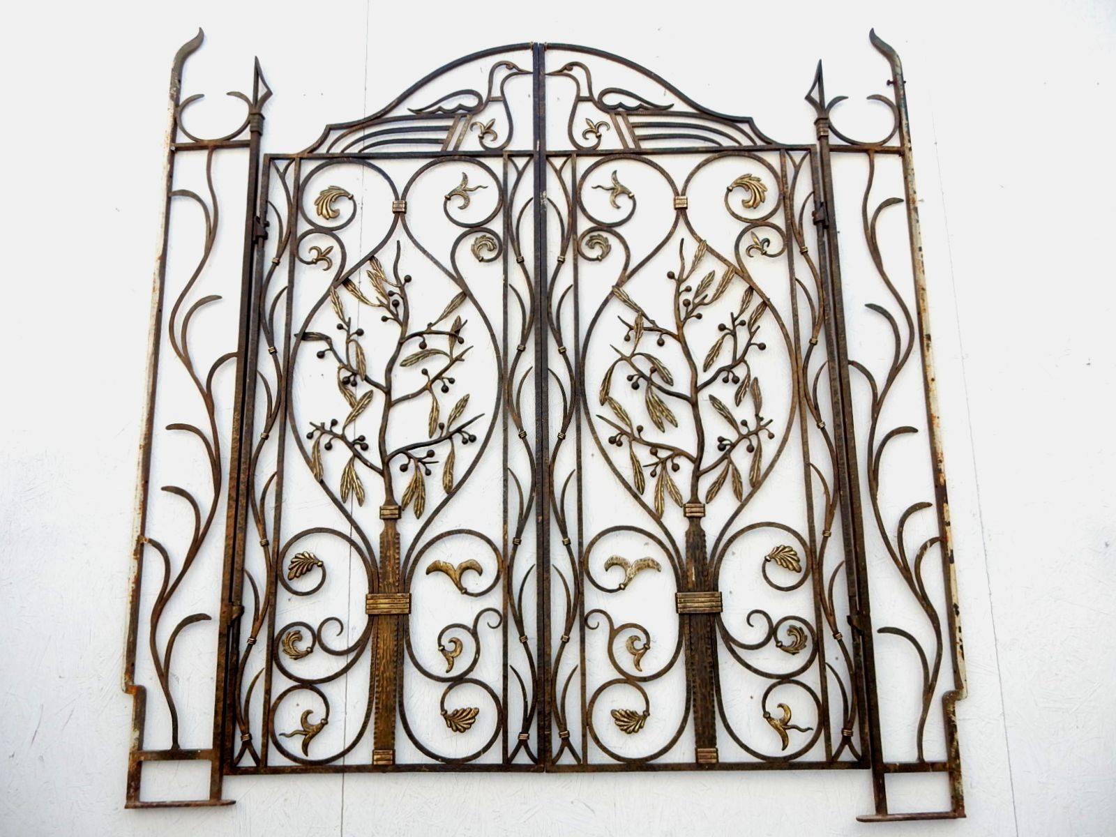 Early 20th Century French Art Nouveau Architectural Iron and Bronze Gate in manner of Edgar Brandt
