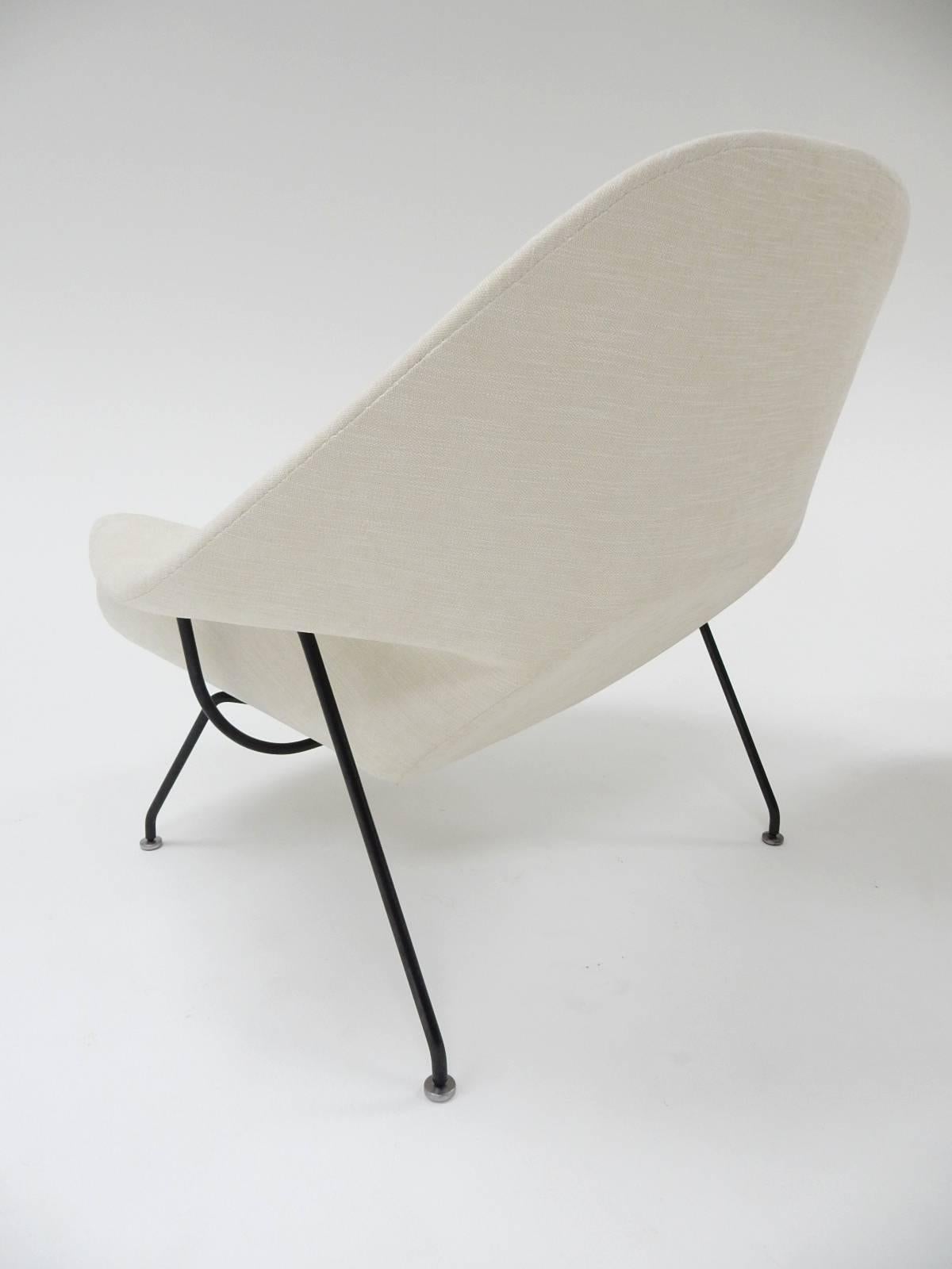 Eero Saarinen for Knoll Womb Lounge Chair, circa 1960, Mint Pair In Excellent Condition In Las Vegas, NV