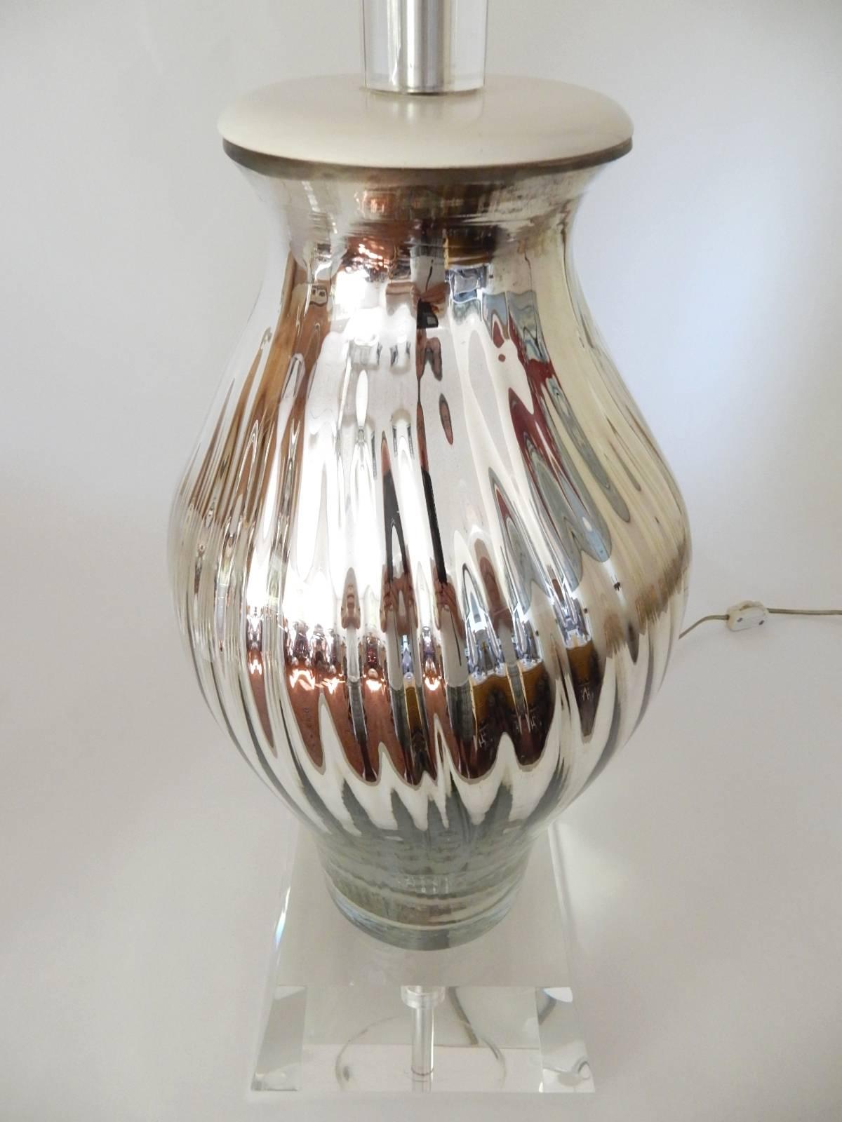 Hollywood Regency Pair of Swirl Mercury Glass Vase and Lucite Lamp, 1950s