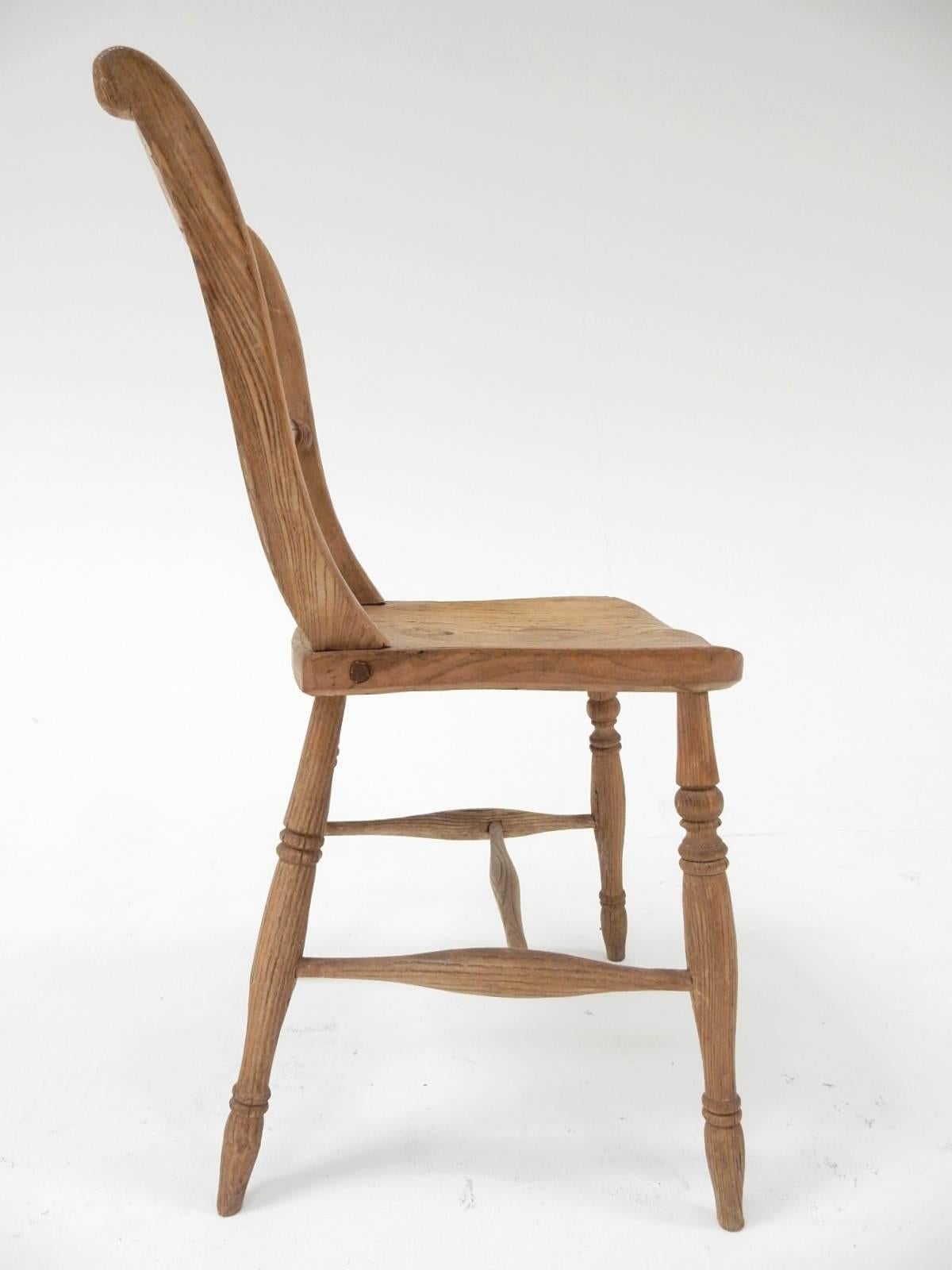 Victoria Regina Era Rustic English Original Farm Chairs In Good Condition For Sale In Las Vegas, NV