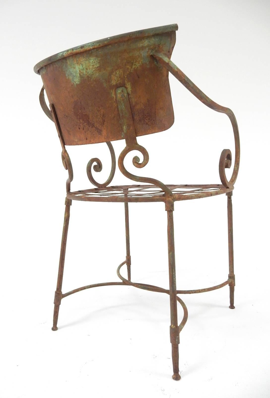 French Art Nouveau Sculptural Iron Garden Patio Chairs In Fair Condition In Las Vegas, NV