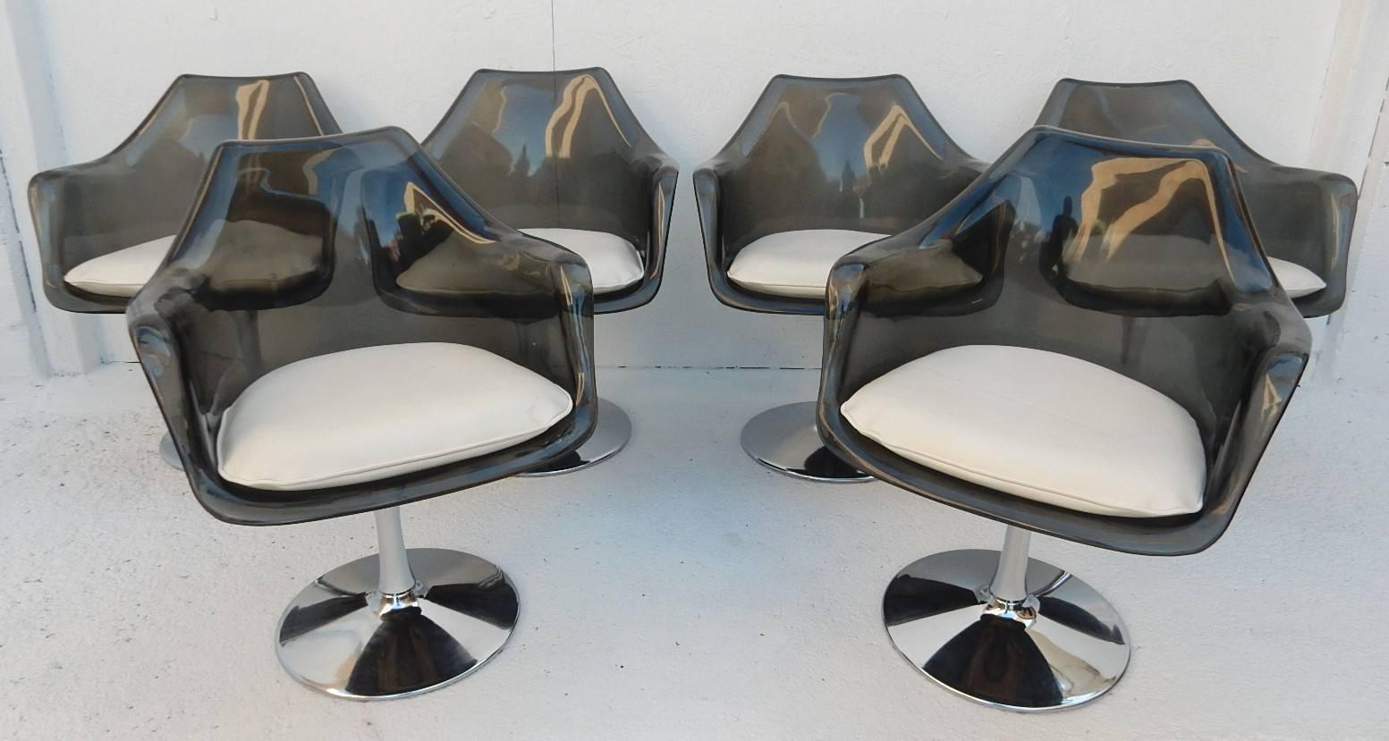 Chromecraft Lucite and Chrome Tulip Bucket Armchairs, Mid Century 1960s  In Good Condition In Las Vegas, NV