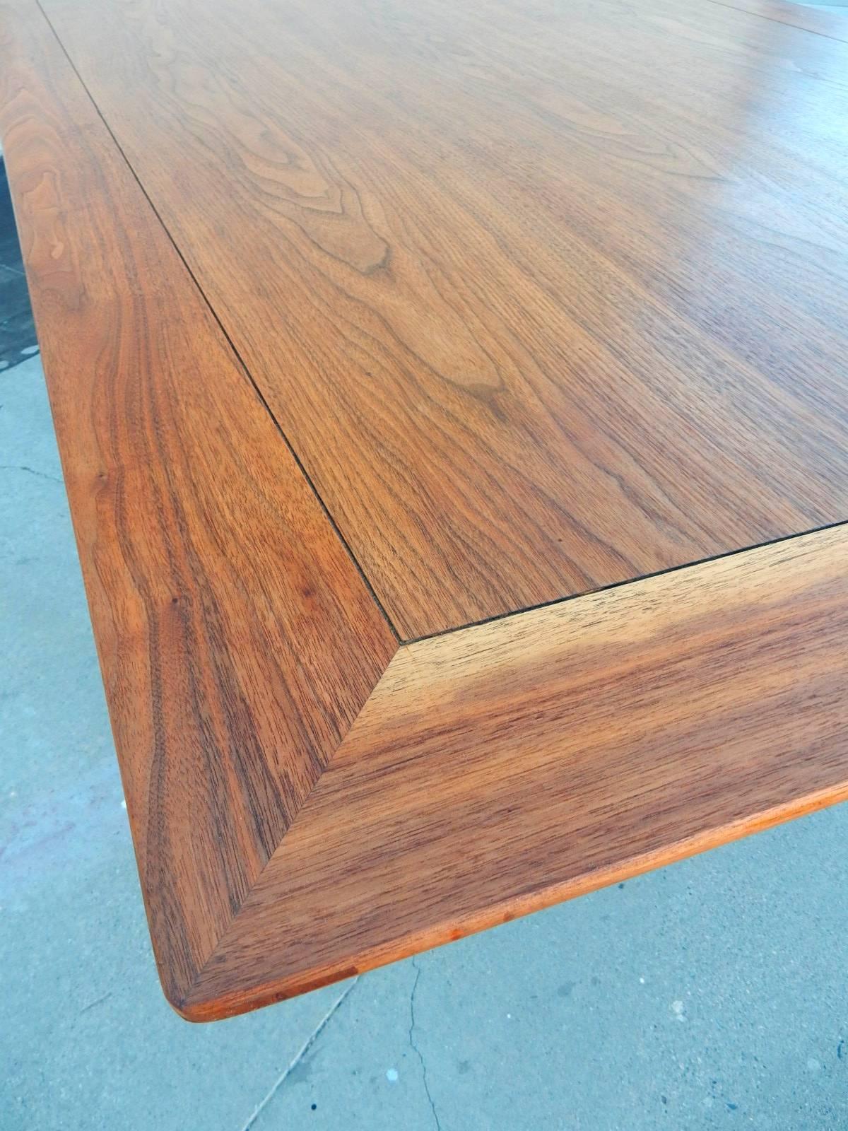 Mid-Century Modern 12 Foot Conference Table by Stow-Davis, circa 1958 In Good Condition In Las Vegas, NV