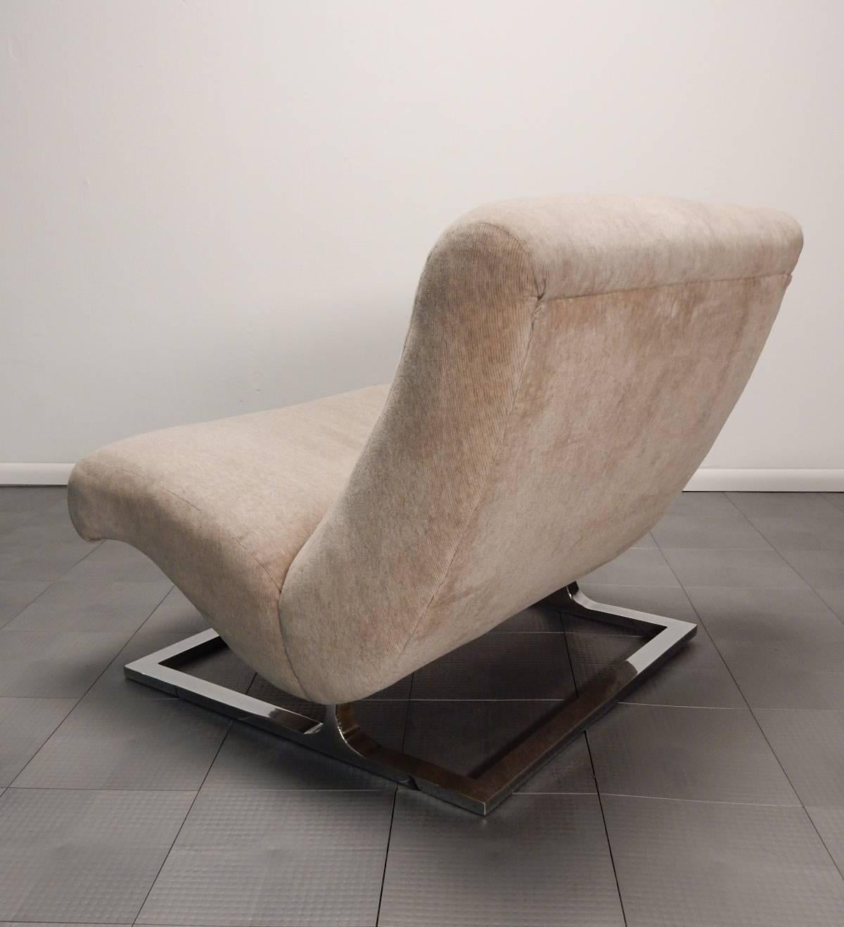 Late 20th Century Mid-Century Milo Baughman Scoop Lounge Chairs