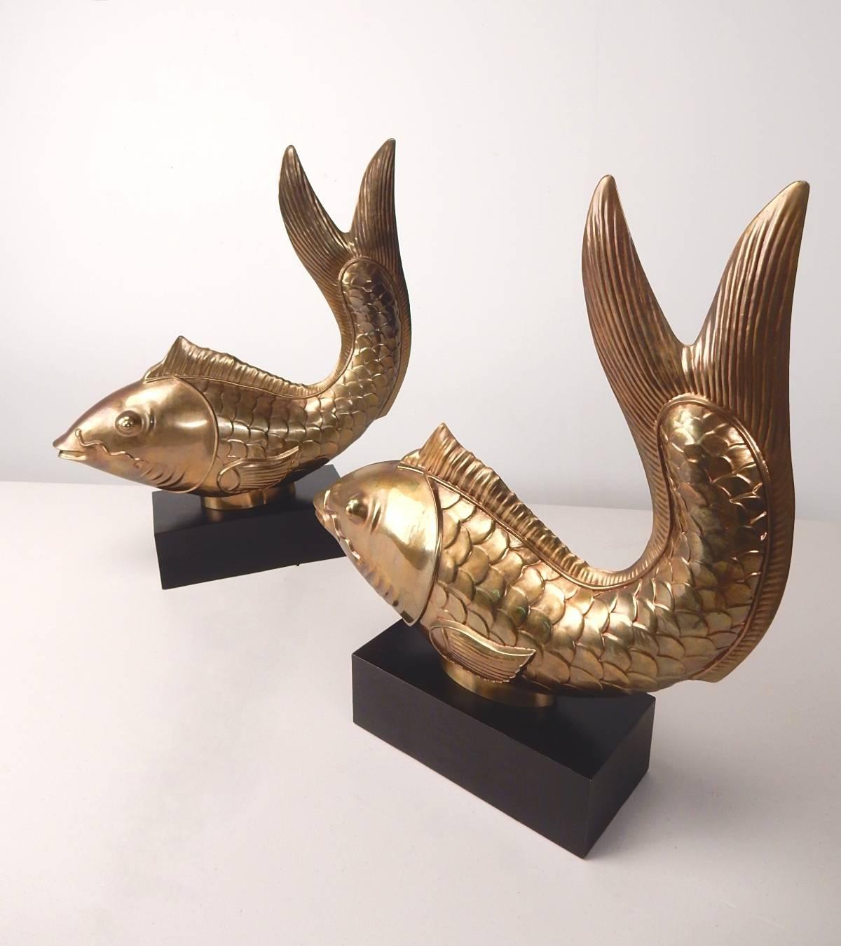 Hollywood Regency Life-Size Brass Koi Fish by Chapman, 1977 In Excellent Condition In Las Vegas, NV