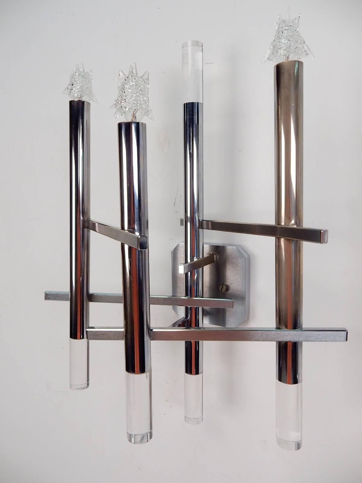 Mid-Century Modern Pair of 1970s Italian Chrome Lucite Wall Sconce Lamps by Sciolari