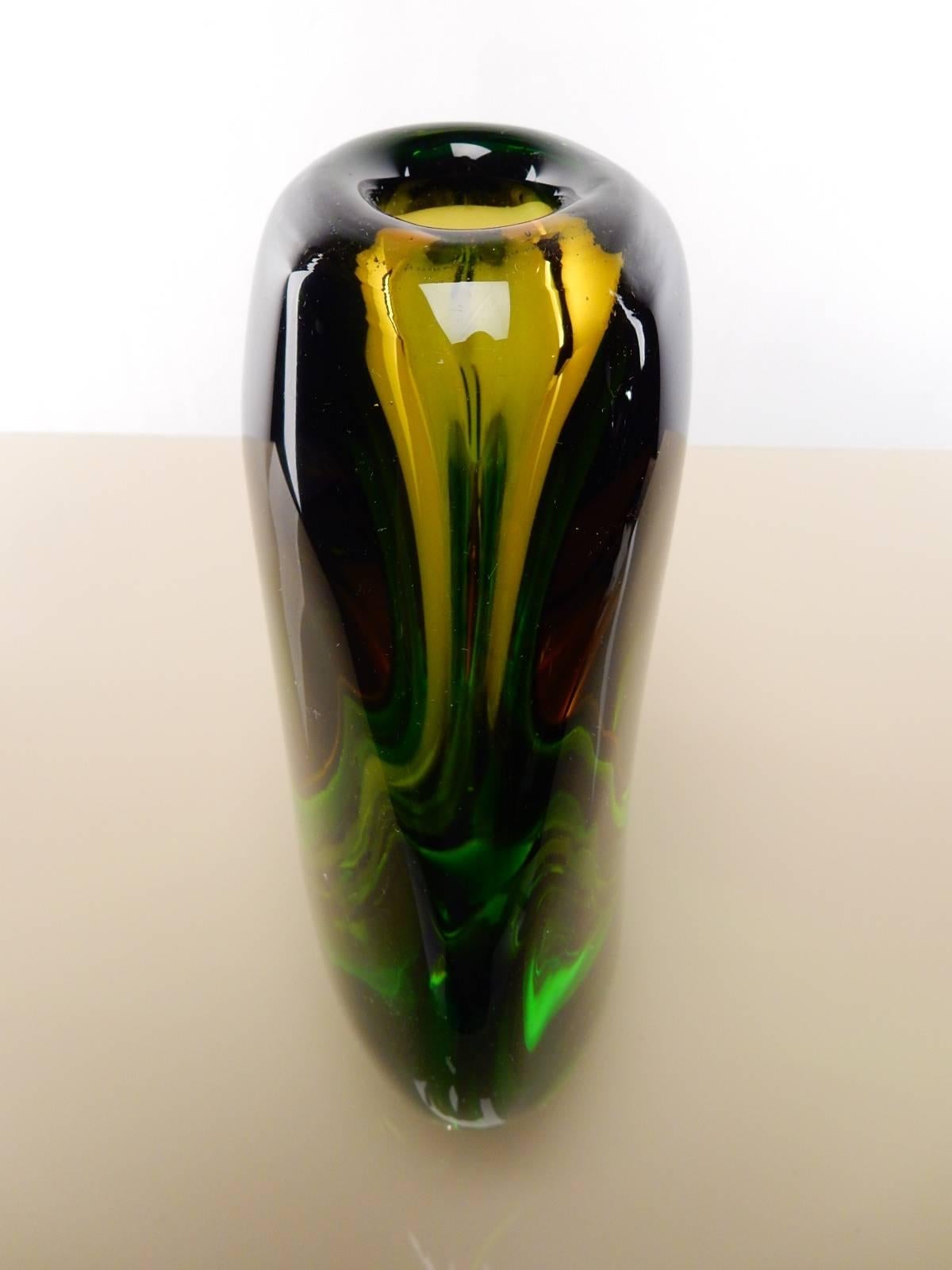 Italian Flavio Poli Sommerso Art Glass Vase in Emerald Green In Good Condition In Las Vegas, NV