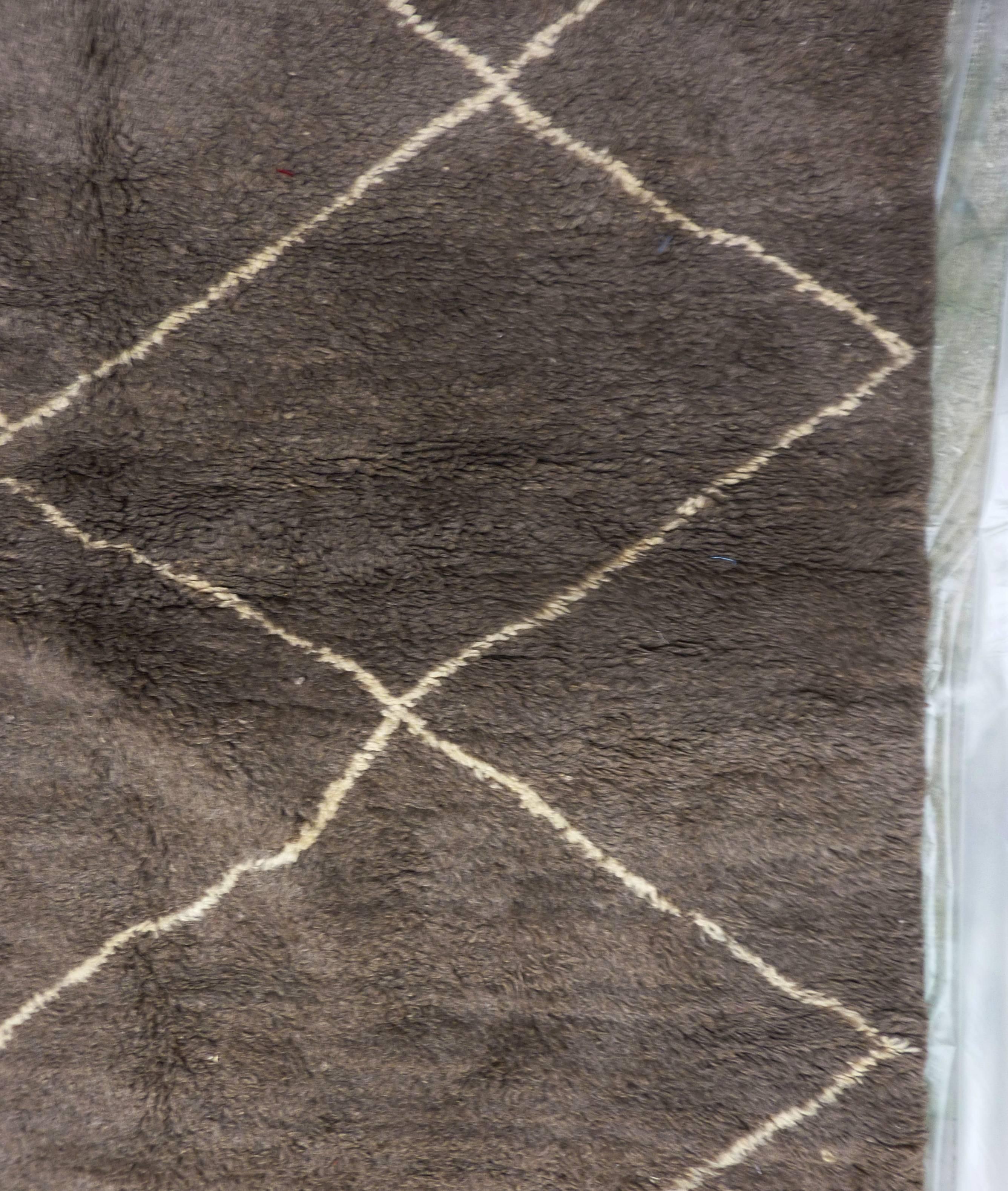 Soft Taupe Grey Beni Ourain Carpet In Excellent Condition In Lyon, FR