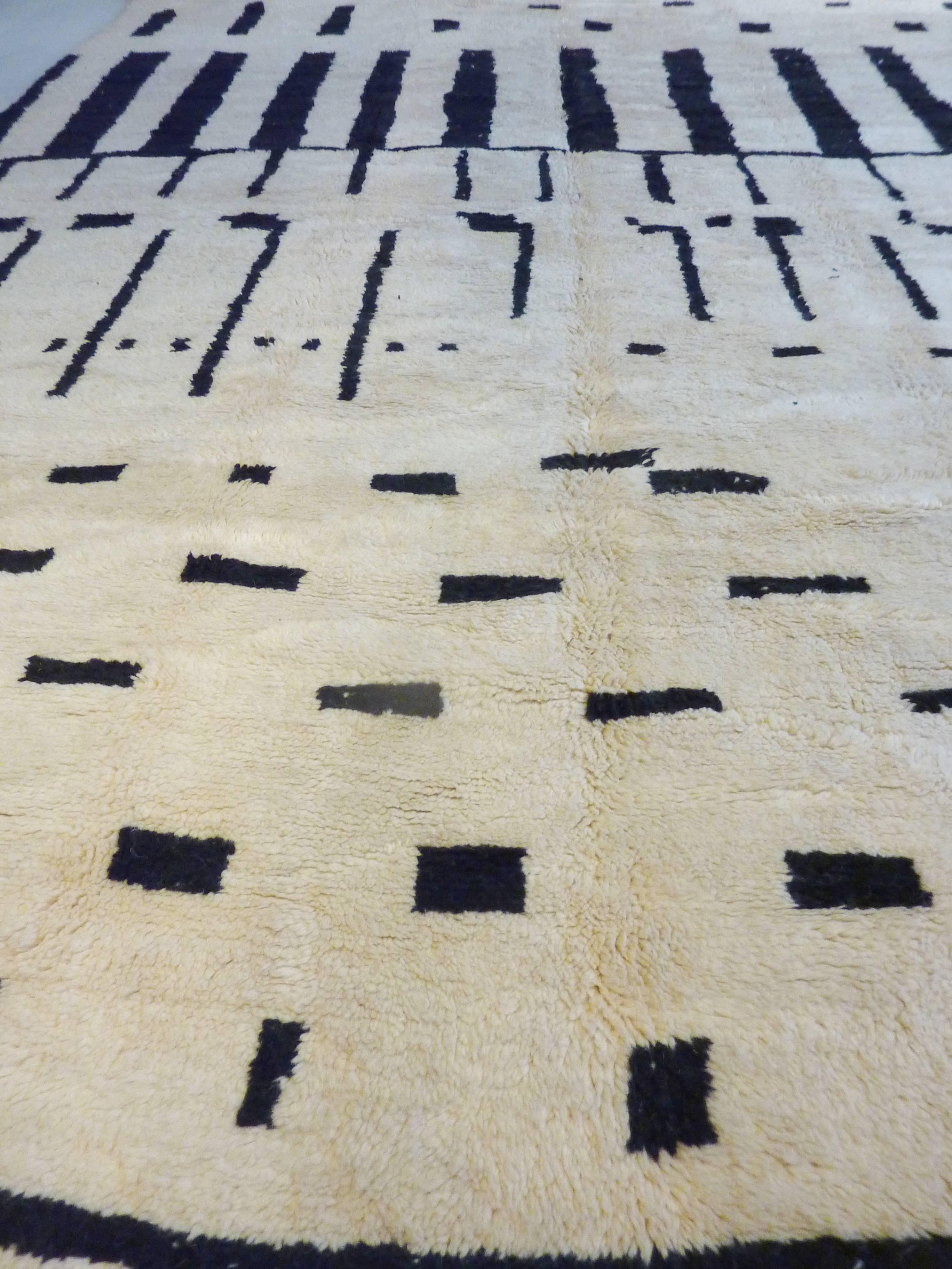 Hand-Woven Large Contemporary Ivory and Black Moroccan Rug