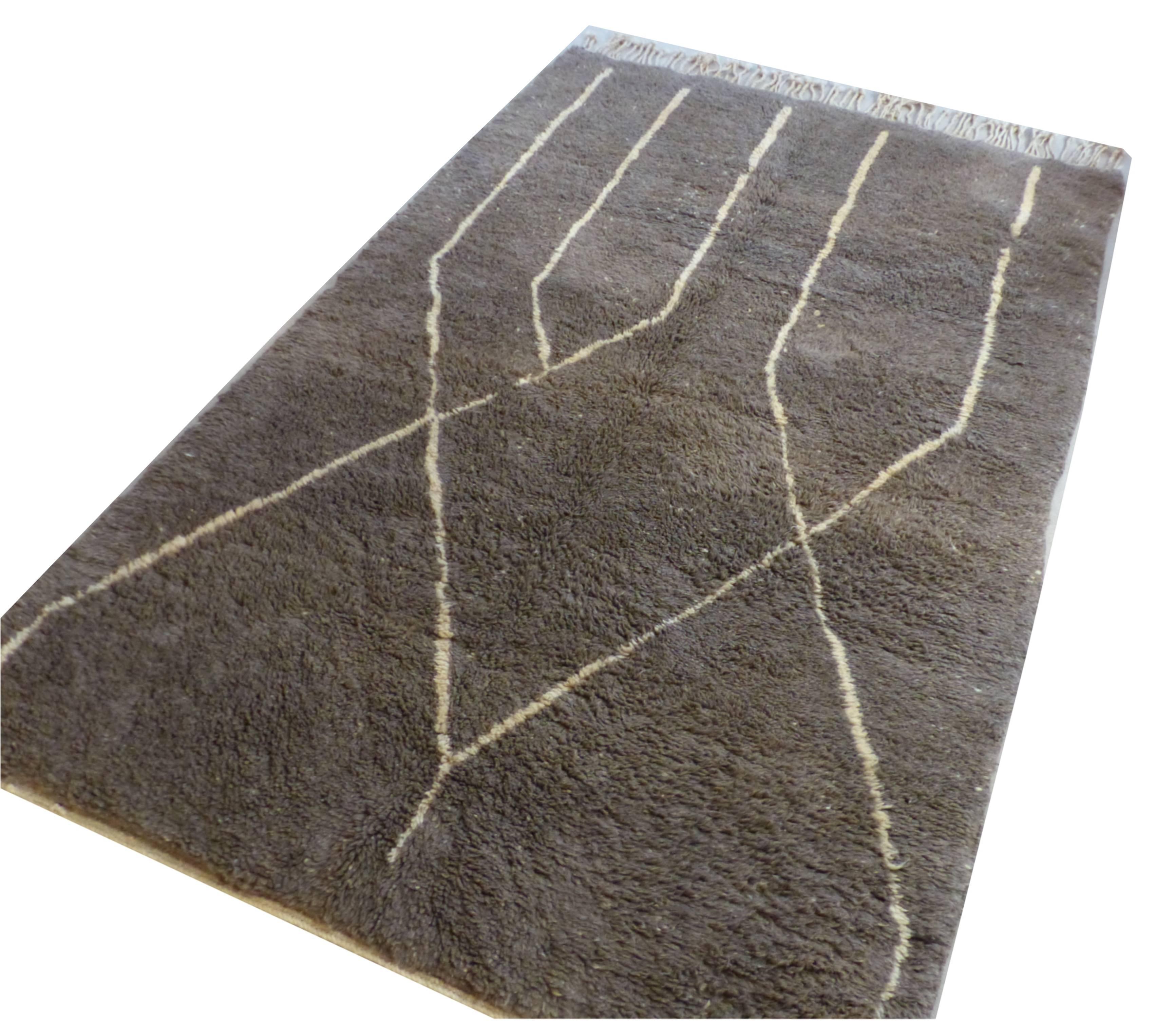 Hand-Knotted Soft Grey Natural Wool Beni Ouarain Rug