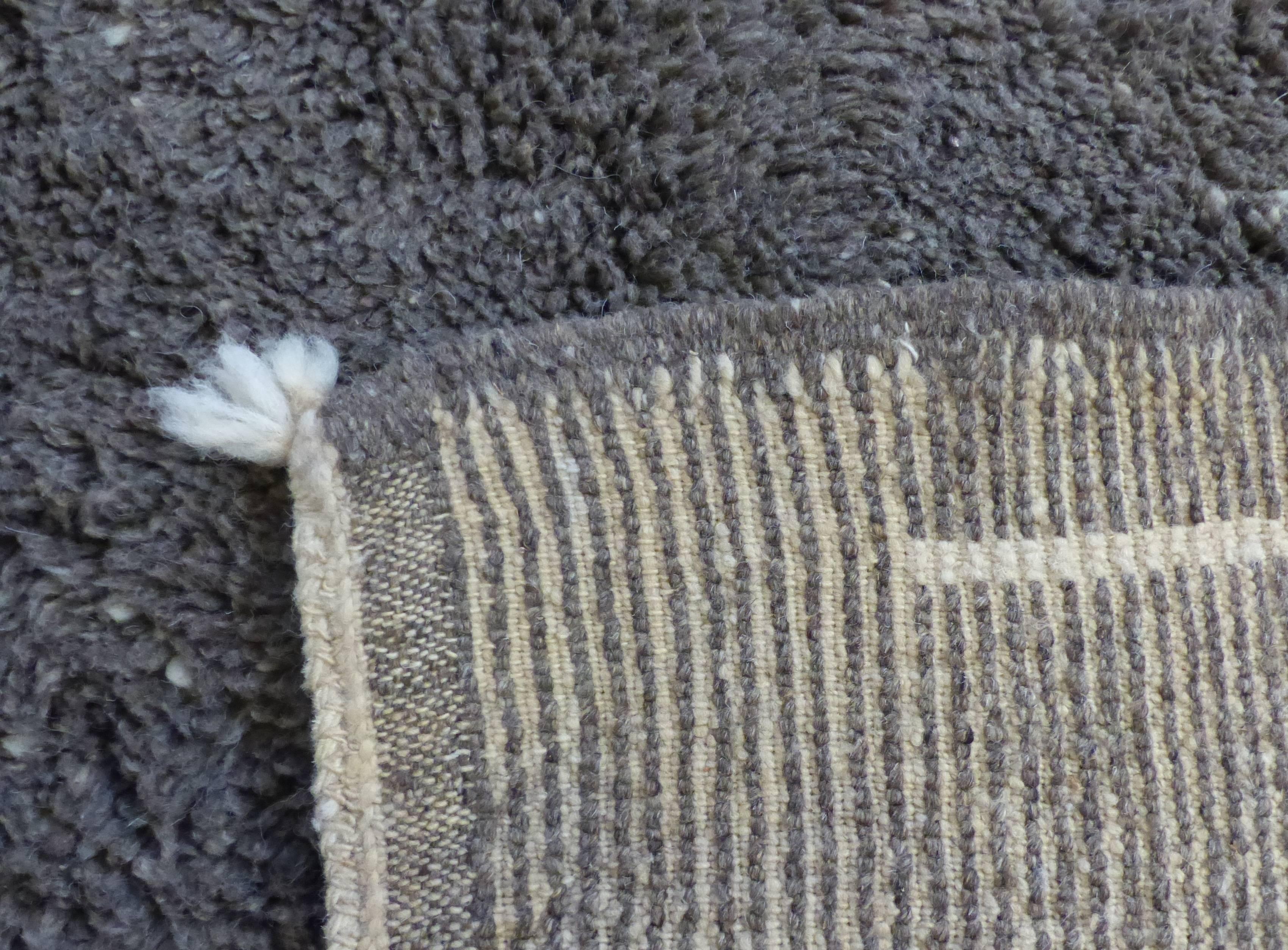 Soft Grey Natural Wool Beni Ouarain Rug 3