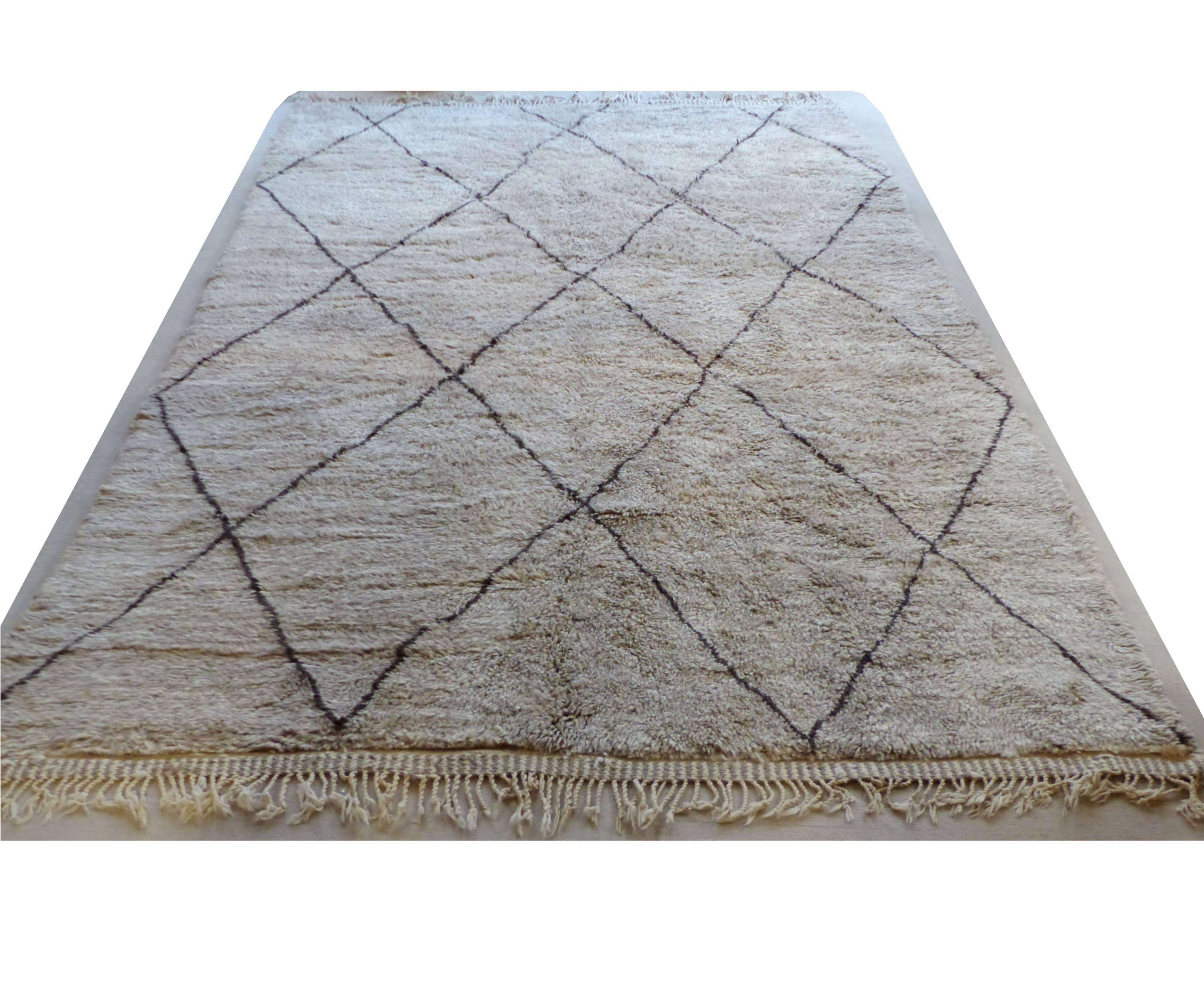 Hand-Knotted Soft Grey and Ivory Mixed Wool Moroccan Carpet
