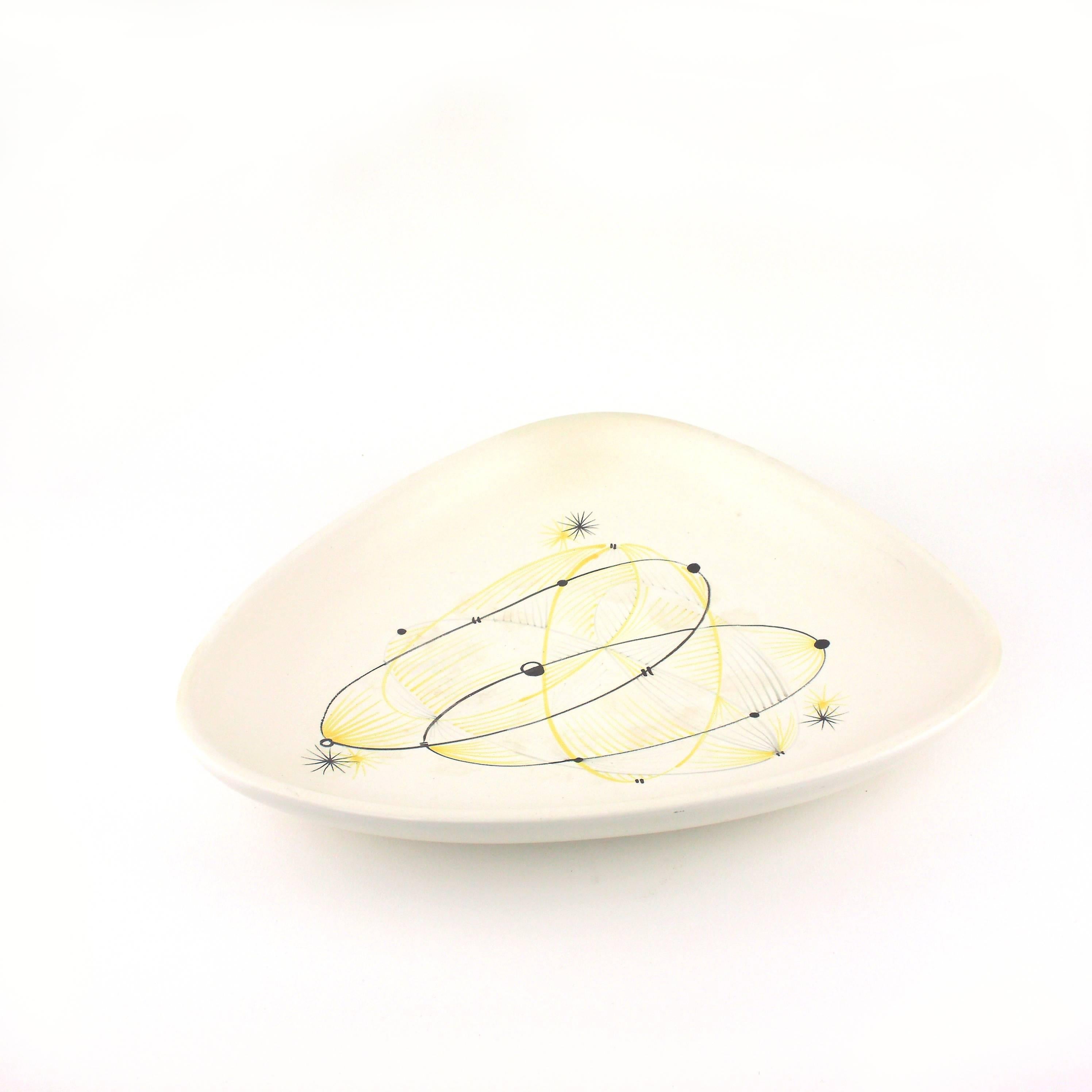 Big white ceramic platter by French ceramist André Baud in Vallauris. Stars & orbits decoration.