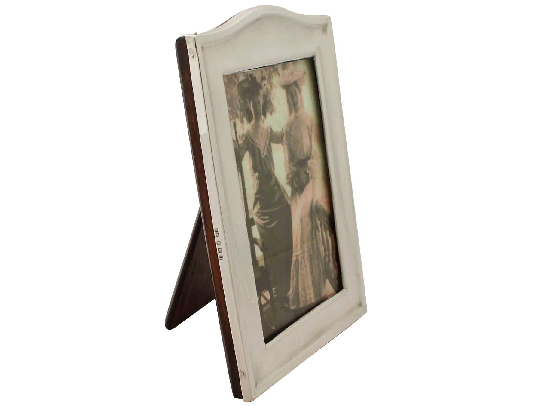 Antique George V Sterling Silver Photograph Frame In Excellent Condition In Jesmond, Newcastle Upon Tyne