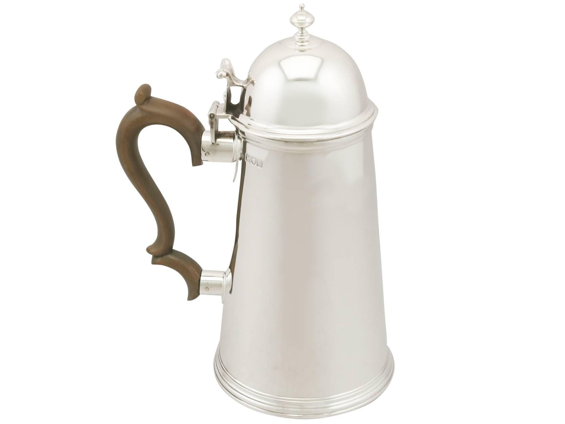 Antique Edwardian Sterling Silver Coffee Pot In Excellent Condition In Jesmond, Newcastle Upon Tyne