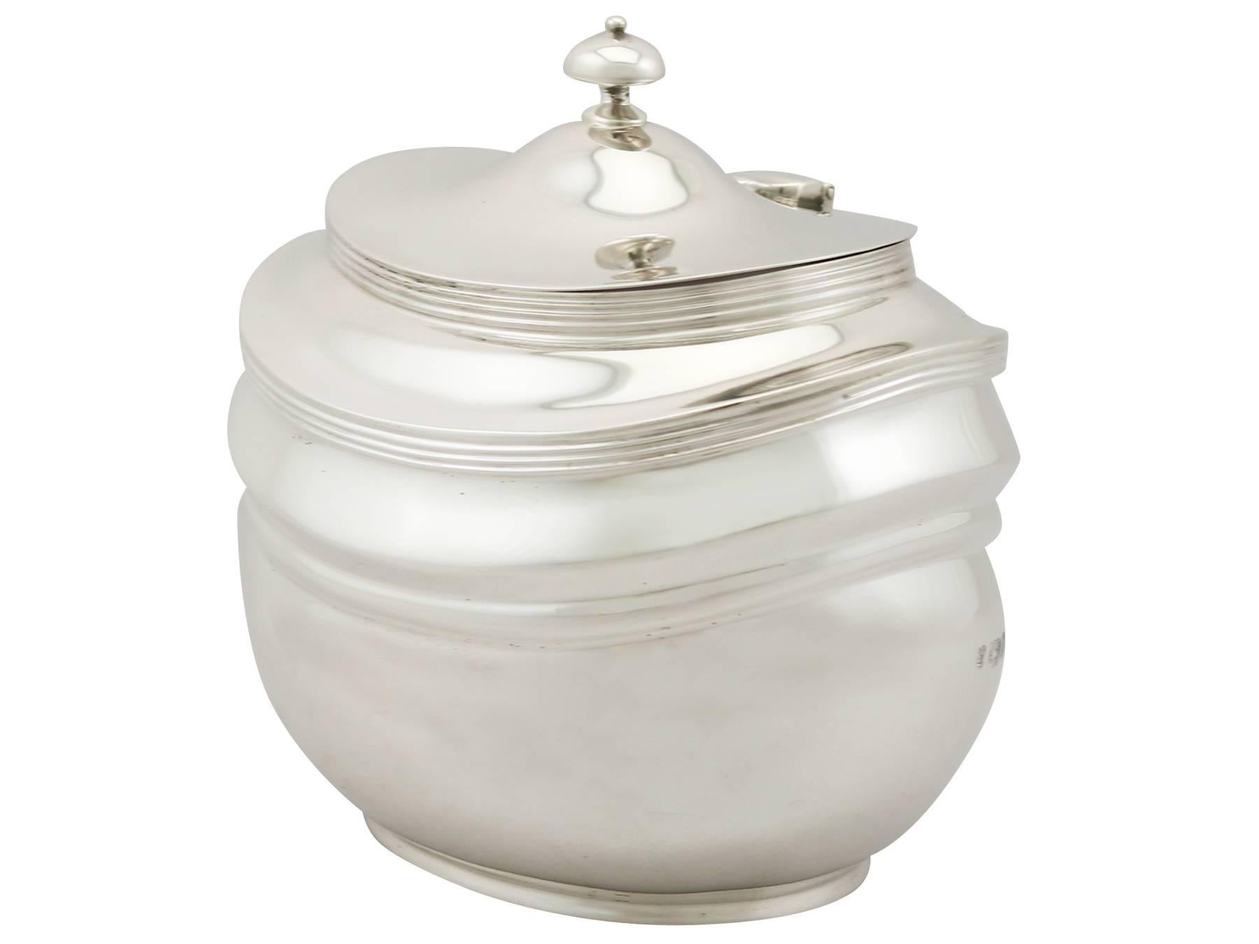 An exceptional, fine and impressive antique Edwardian English sterling silver tea caddy made by C S Harris & Sons Ltd; an addition to our silver teaware collection

This exceptional antique Edwardian silver tea caddy, in sterling standard, has a