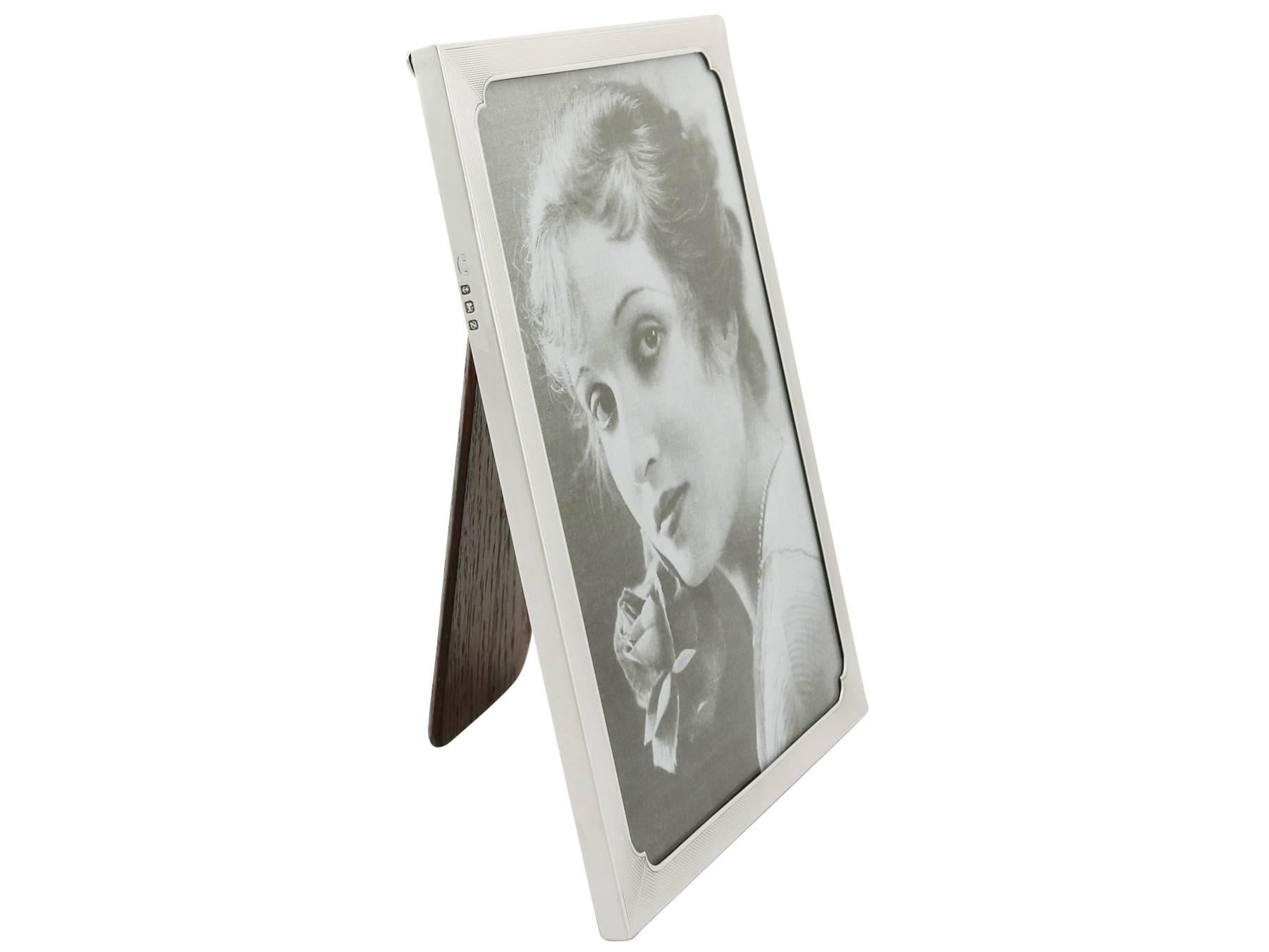 1940s Sterling Silver Photograph Frame In Excellent Condition In Jesmond, Newcastle Upon Tyne