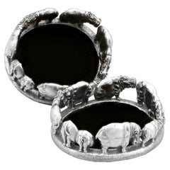 Des sous-verres à animaux africains en argent sterling moulé Patrick Mavos