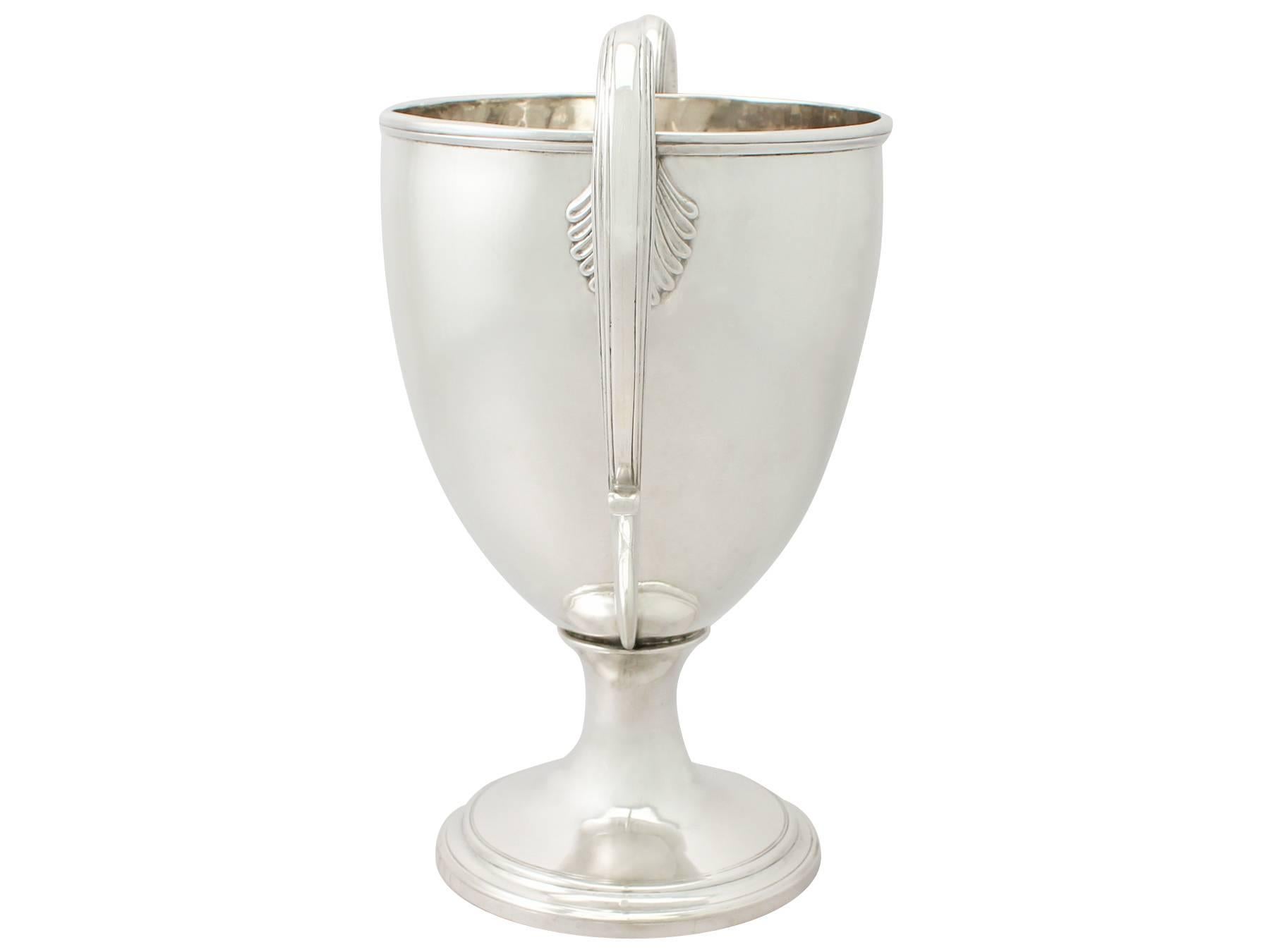 Newcastle Sterling Silver Presentation Cup by John Langlands II - Antique In Excellent Condition In Jesmond, Newcastle Upon Tyne