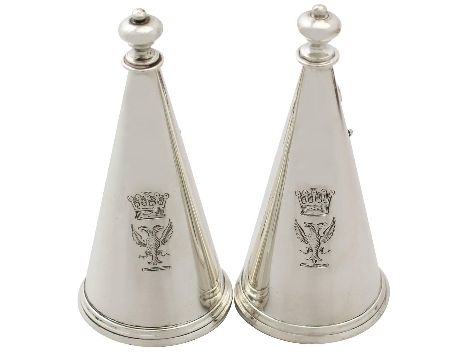 Sterling Silver Chamber Candlesticks, Antique Victorian In Excellent Condition In Jesmond, Newcastle Upon Tyne