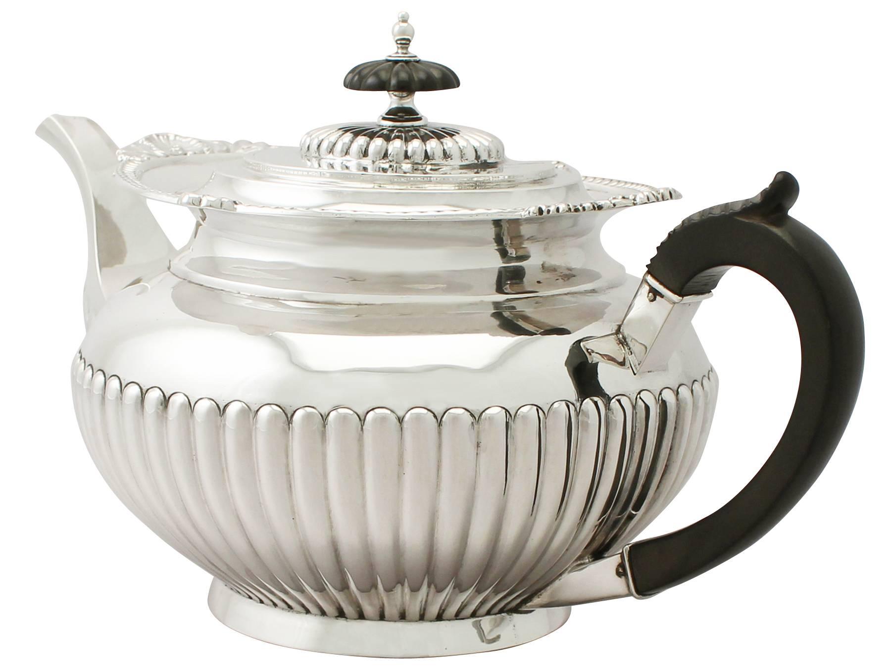 Sterling Silver Teapot, Antique Edwardian In Excellent Condition In Jesmond, Newcastle Upon Tyne