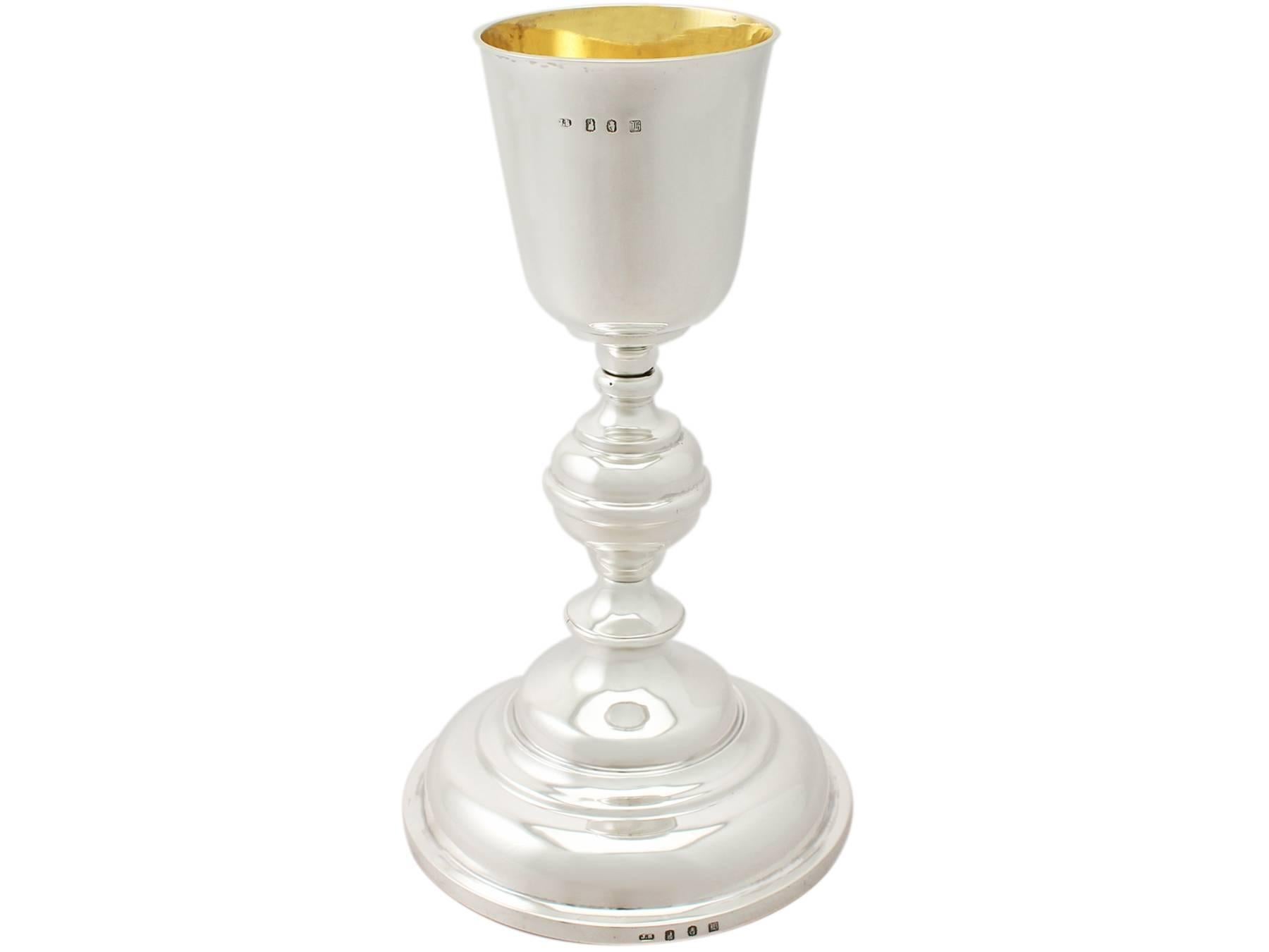 An exceptional, fine and impressive antique Edwardian Irish sterling silver chalice; an addition to our religious silverware collection

This exceptional antique Edwardian Irish sterling silver ecclesiastical chalice has a circular rounded bell