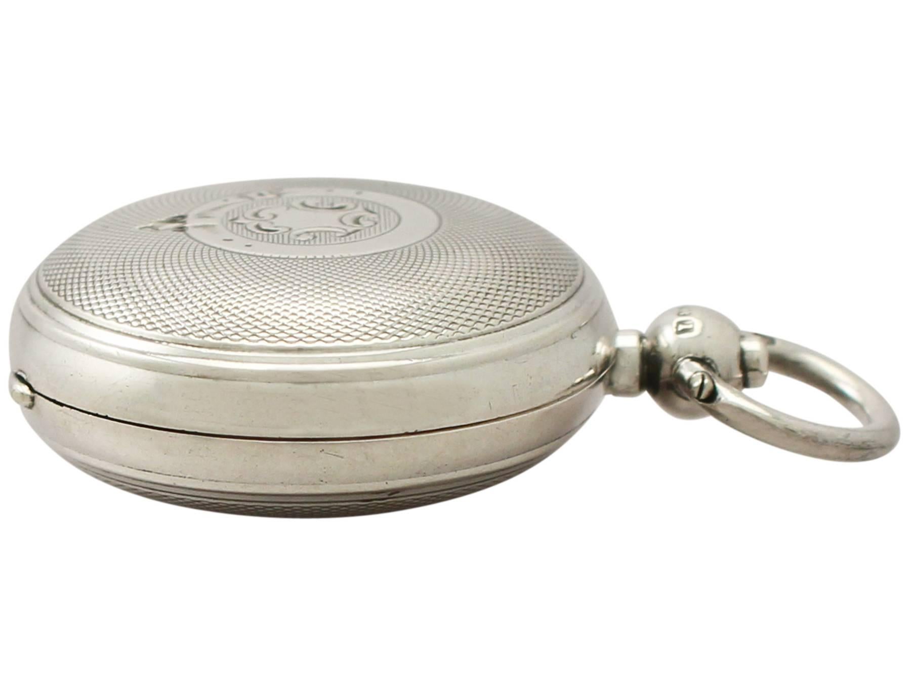 A fine and impressive, unusual antique George V English sterling silver sovereign case; an addition to our diverse box and case collection

This fine antique George V sterling silver sovereign case has a circular rounded form.

The surface of