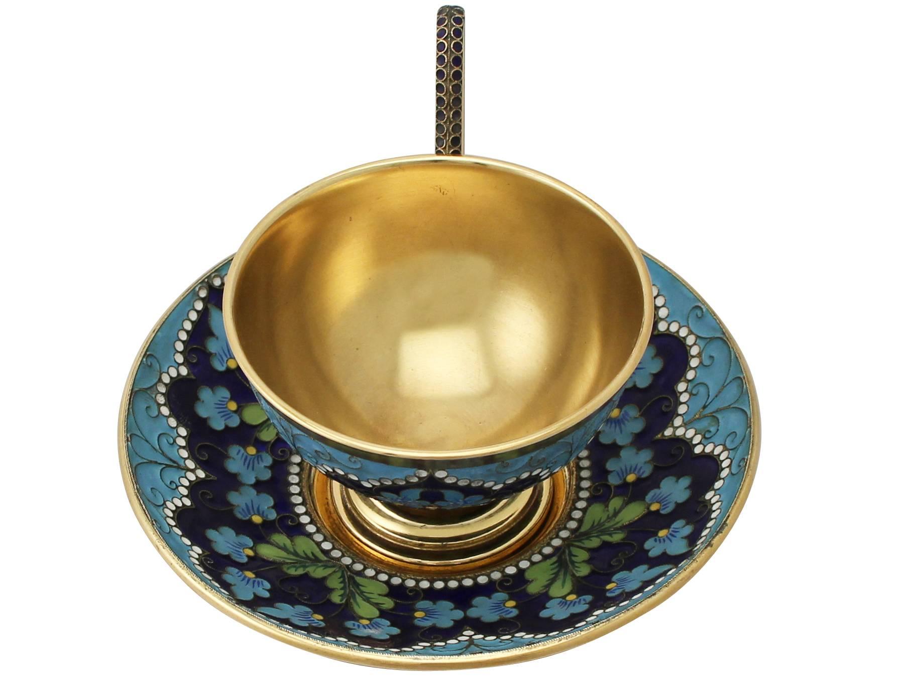 Russian Silver Gilt and Polychrome Cloisonné Enamel Cup and Saucer In Excellent Condition In Jesmond, Newcastle Upon Tyne